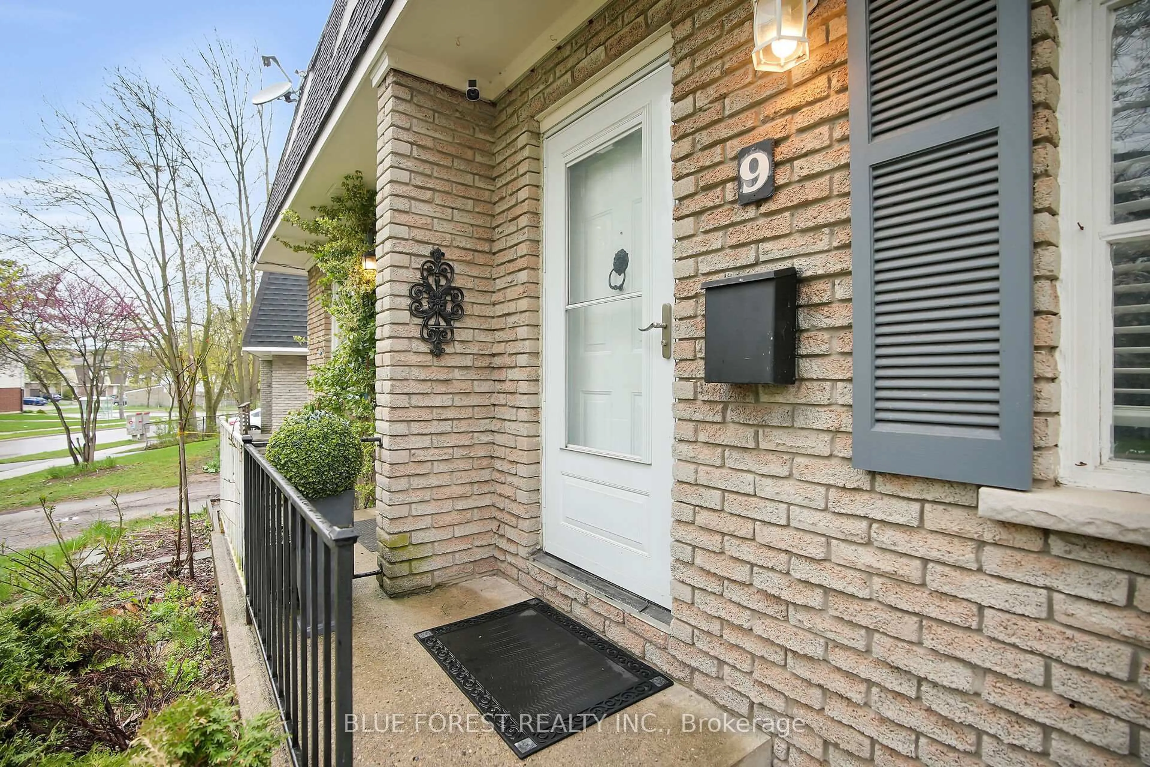 Home with brick exterior material, street for 9 ARDSLEY Rd, London North Ontario N6G 2W3