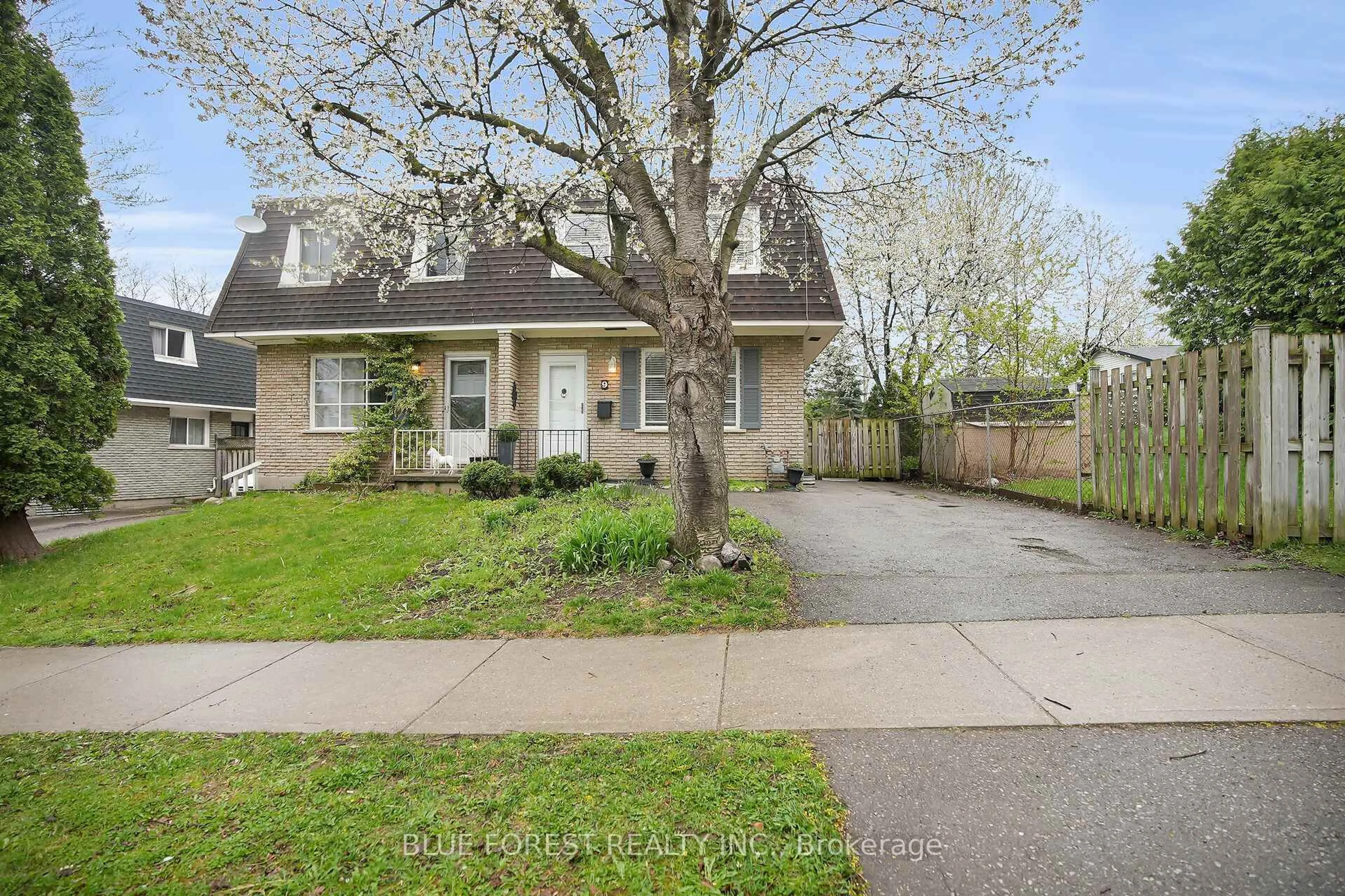 Unknown for 9 ARDSLEY Rd, London North Ontario N6G 2W3