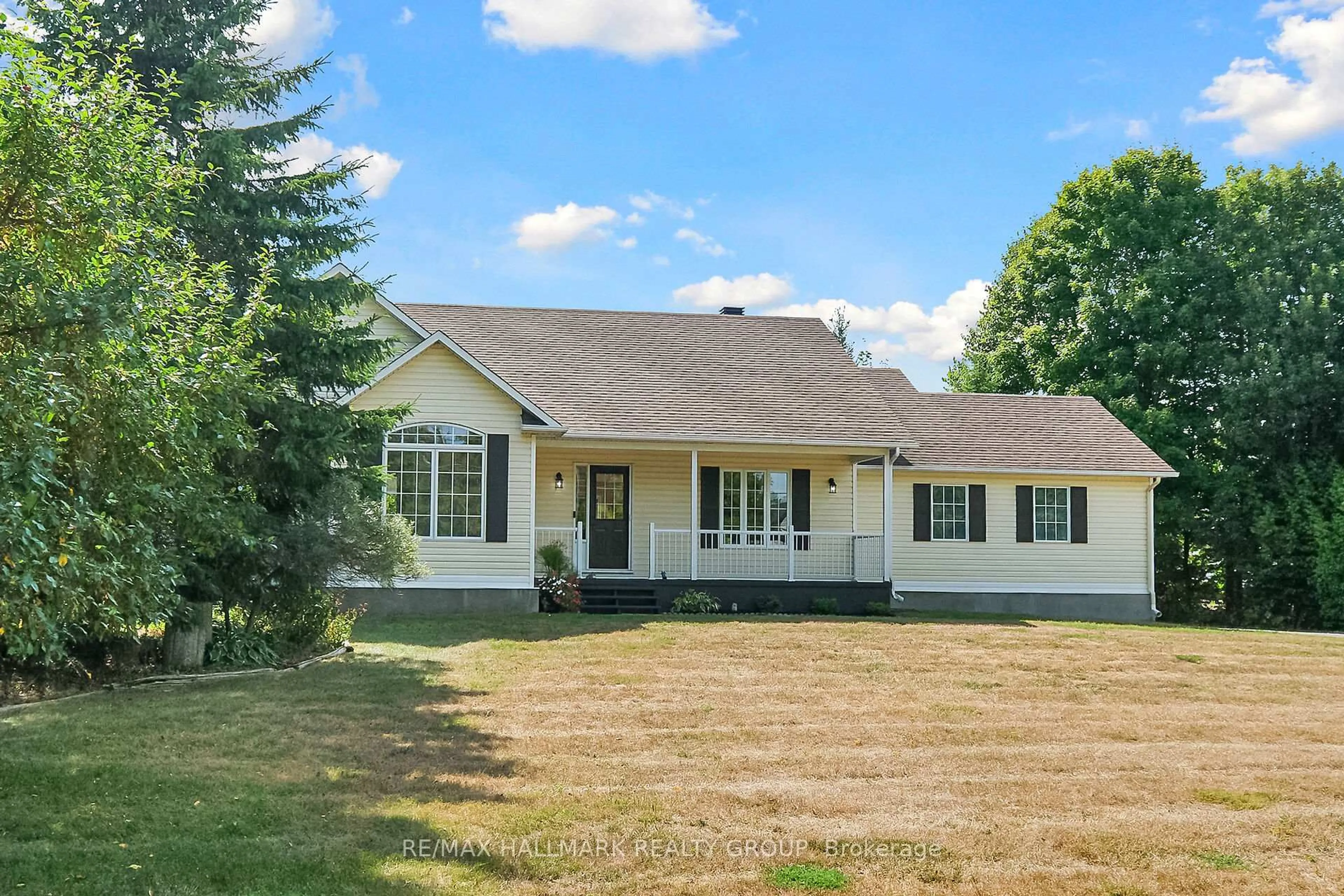 Home with vinyl exterior material, unknown for 207 Northcote Dr, Carleton Place Ontario K7C 0C4