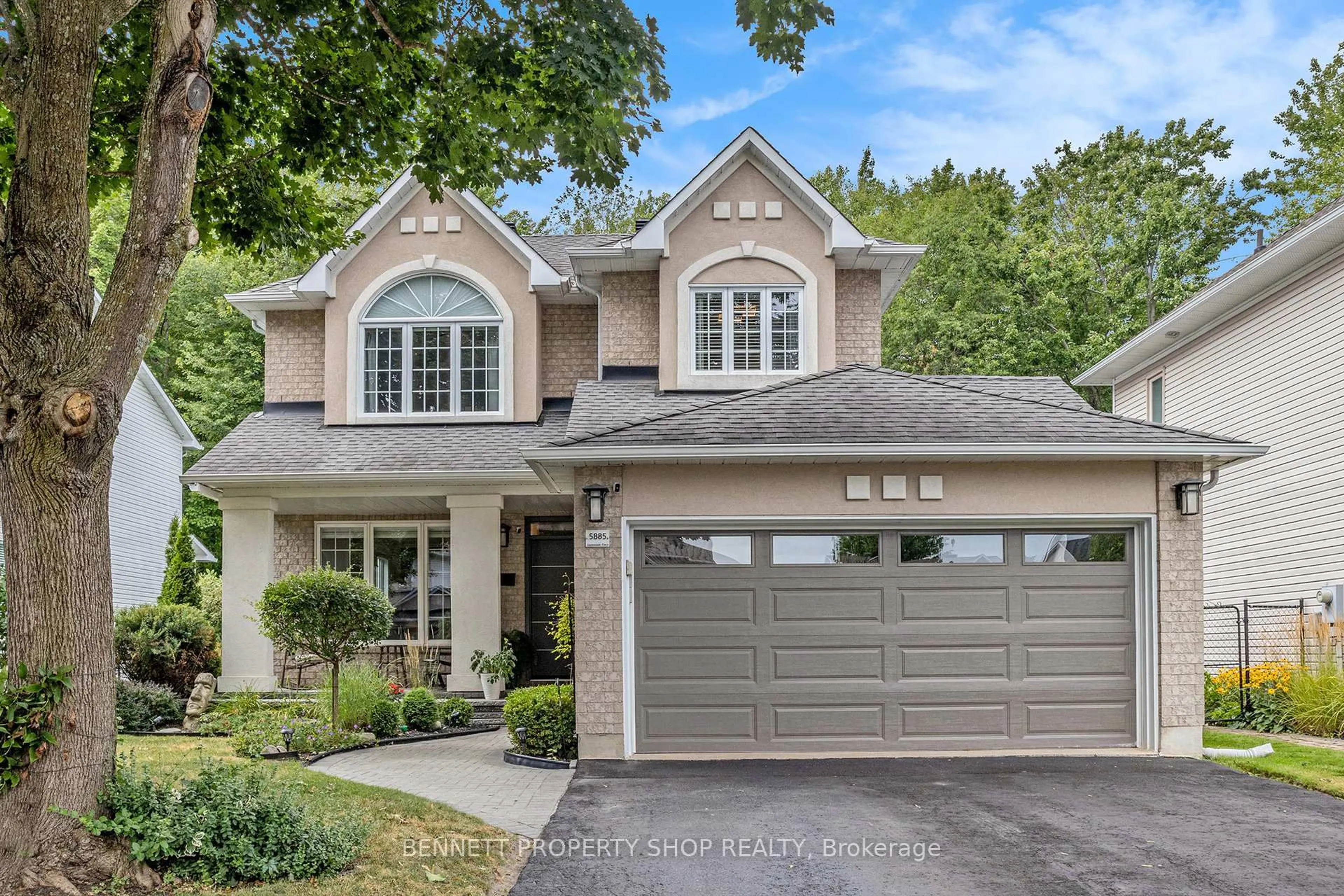 Home with vinyl exterior material, street for 5885 Gladewoods Pl, Ottawa Ontario K1W 1G6