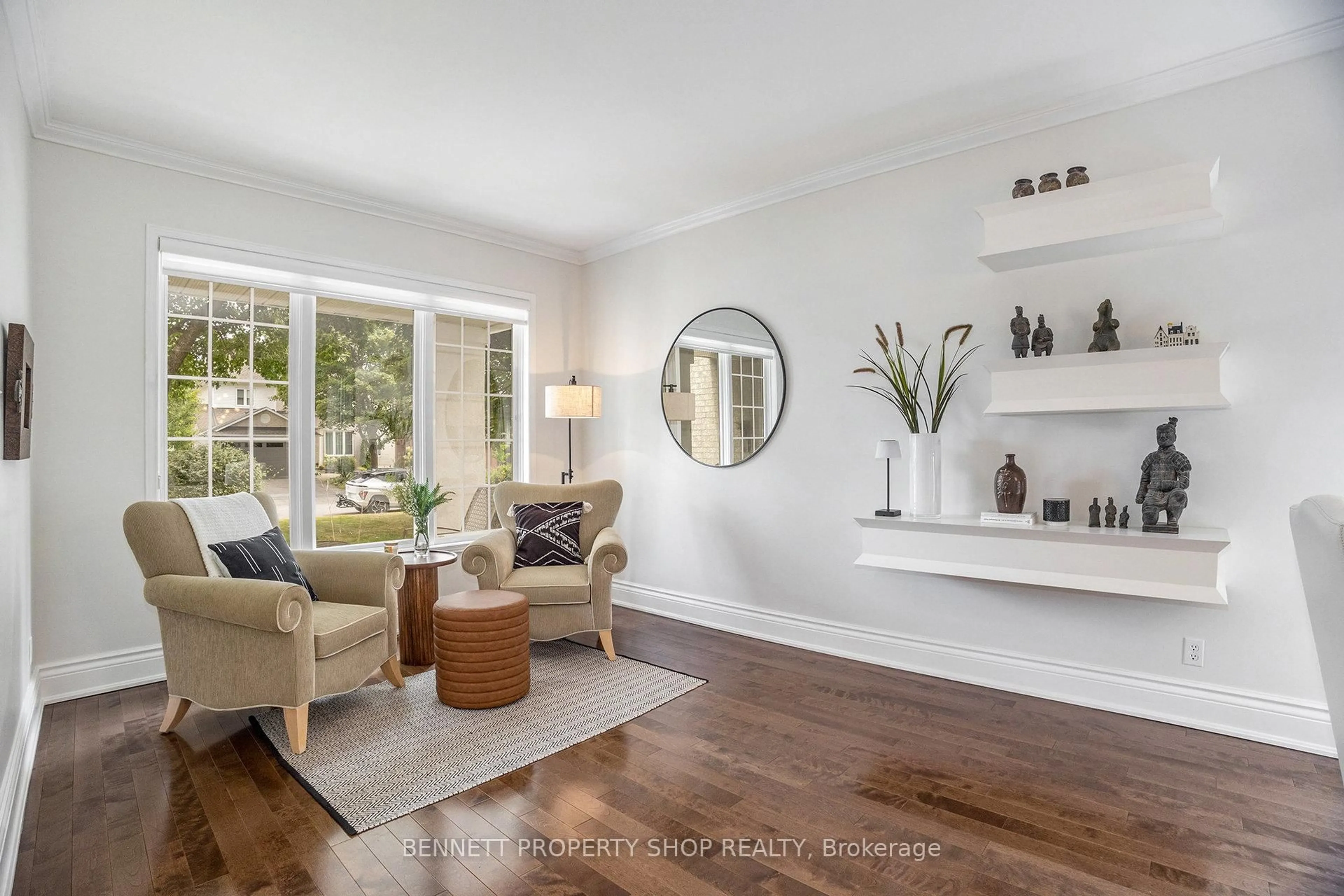 Living room with furniture, unknown for 5885 Gladewoods Pl, Ottawa Ontario K1W 1G6