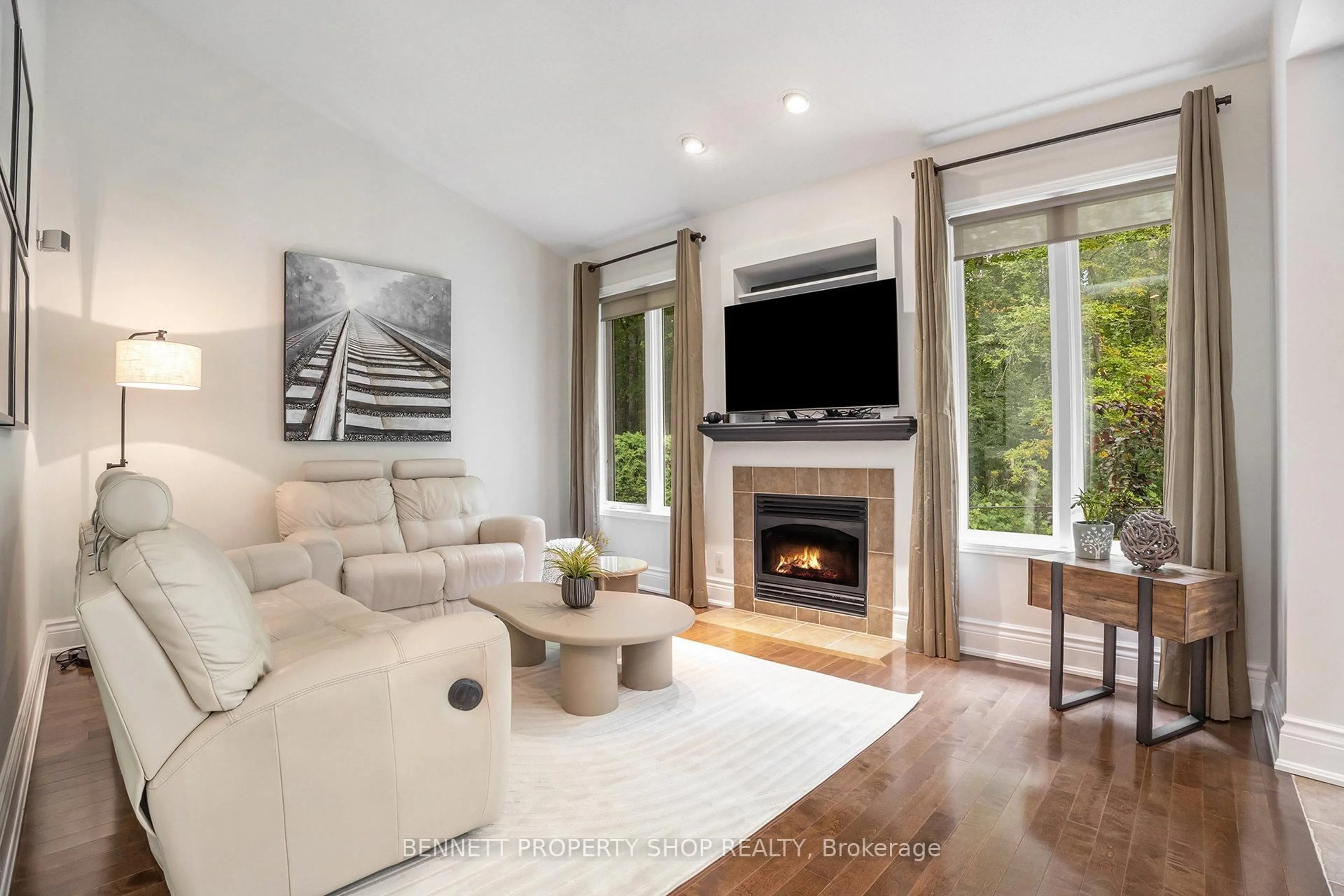 Living room with furniture, unknown for 5885 Gladewoods Pl, Ottawa Ontario K1W 1G6