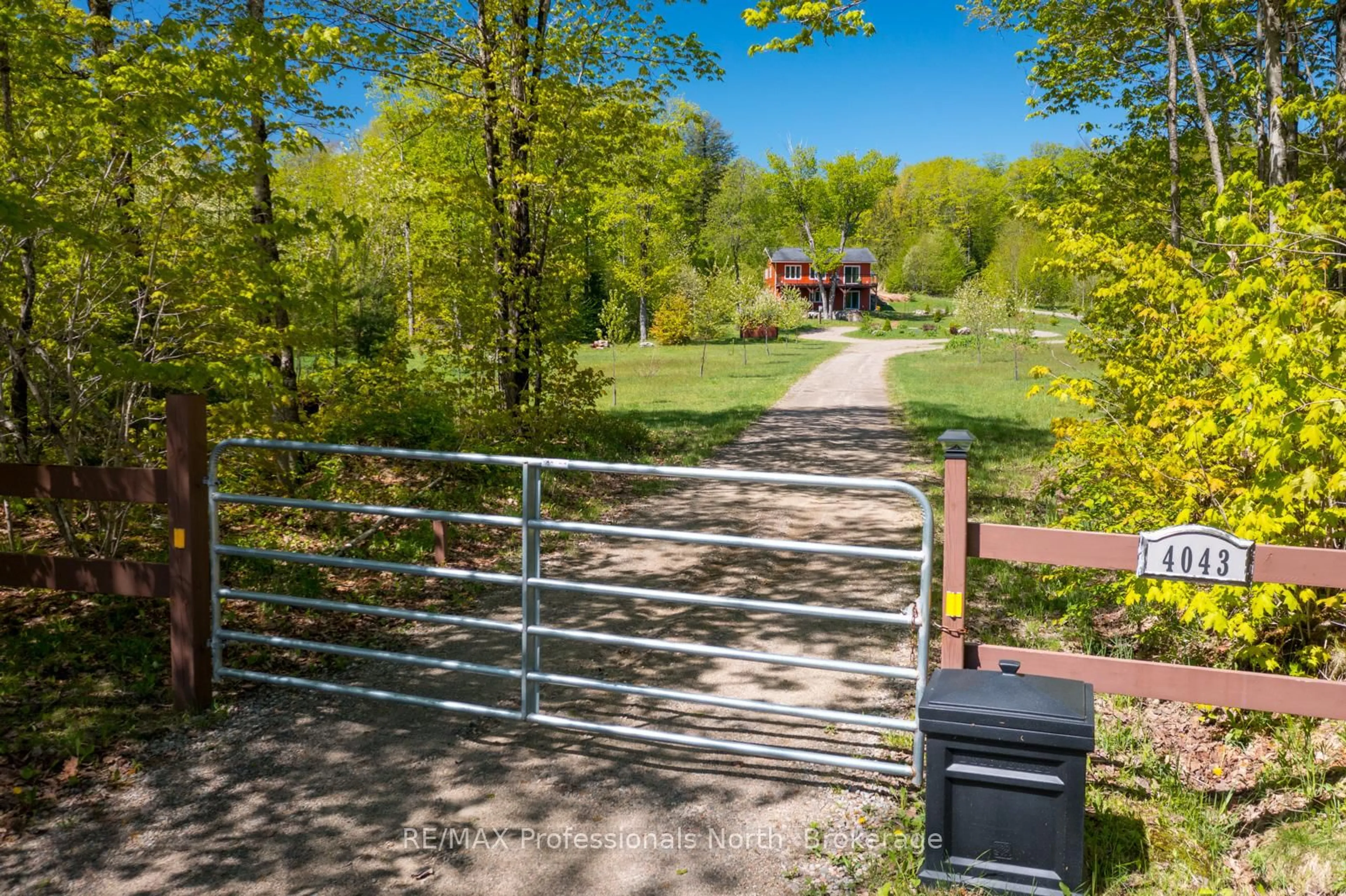 A pic from outside/outdoor area/front of a property/back of a property/a pic from drone, unknown for 4043 Highway 60, Algonquin Highlands Ontario P0A 1H0