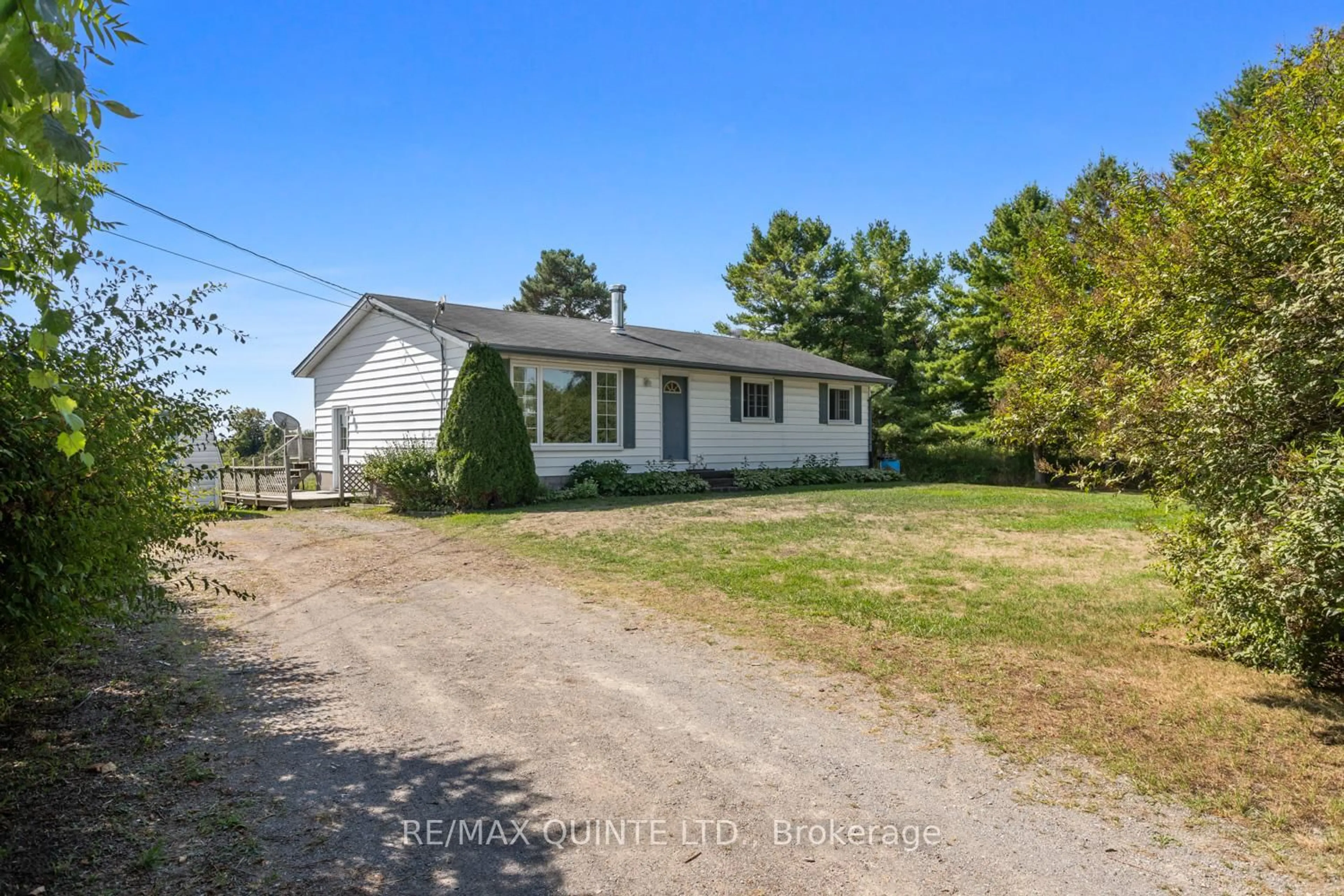 A pic from outside/outdoor area/front of a property/back of a property/a pic from drone, street for 285 County Rd 64, Brighton Ontario K0K 1H0