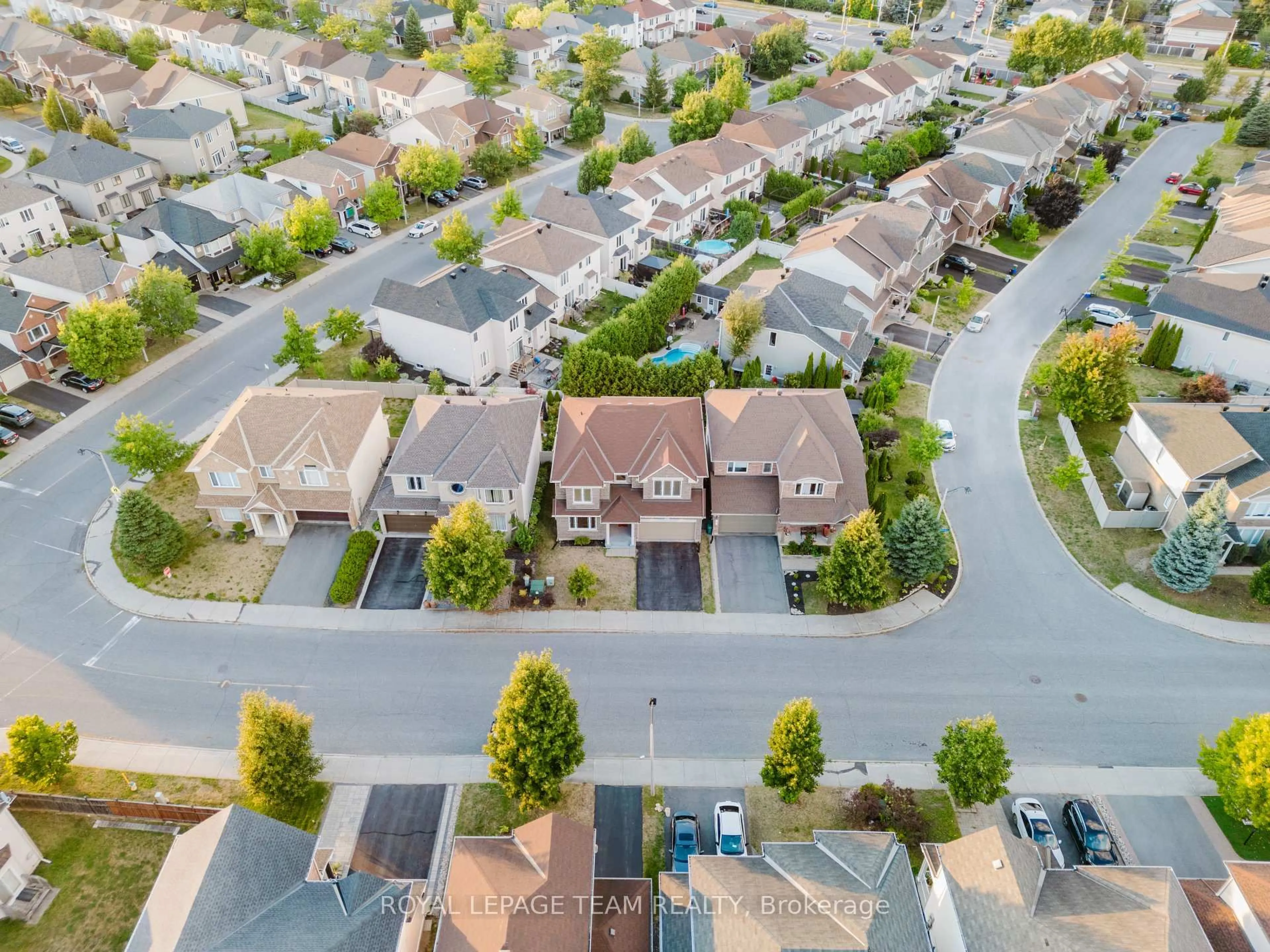 A pic from outside/outdoor area/front of a property/back of a property/a pic from drone, street for 705 Clearbrook Dr, Ottawa Ontario K2J 5P1