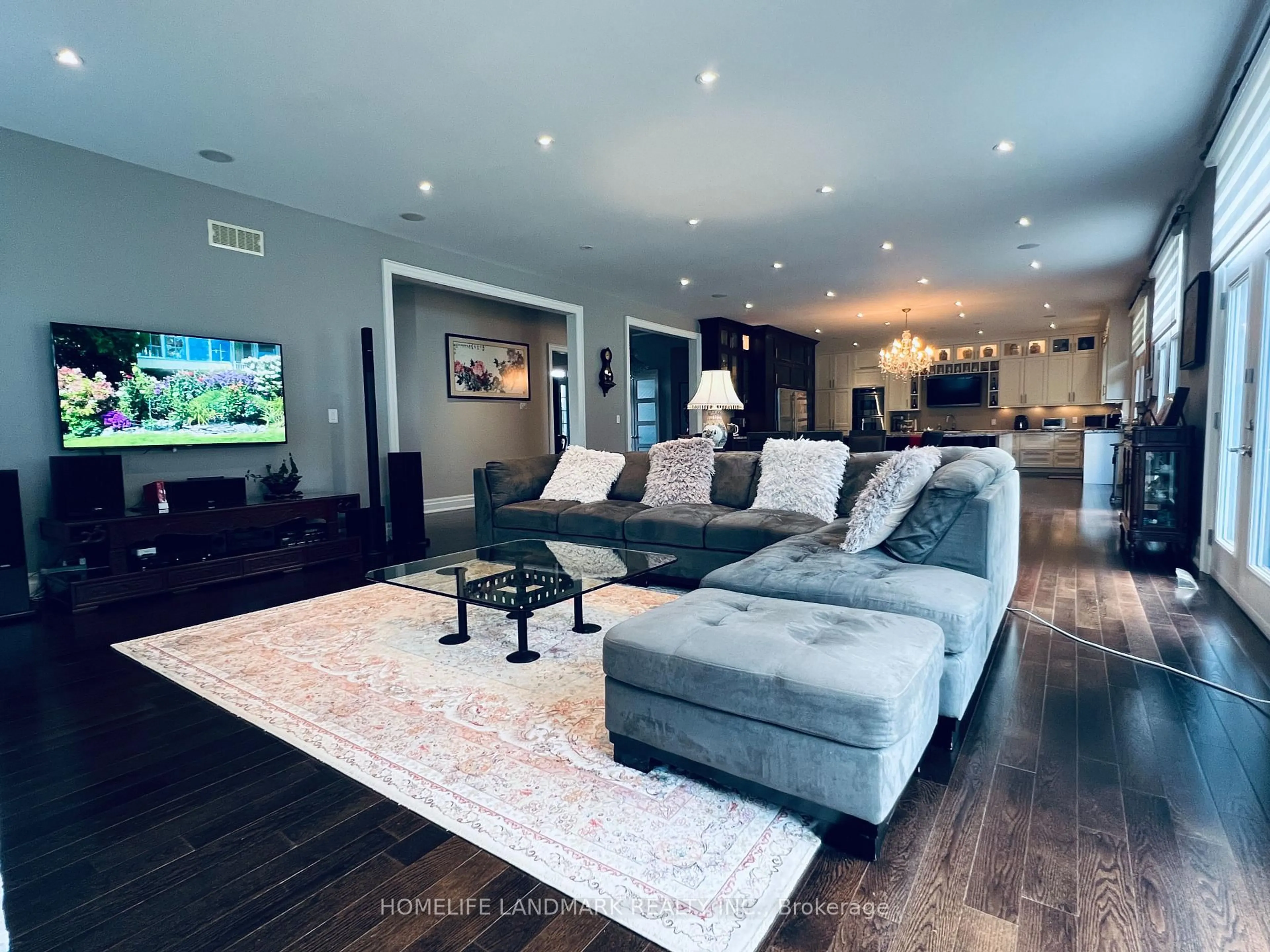 Living room with furniture, unknown for 3308 Avery Blvd, Niagara Falls Ontario L2G 0J9