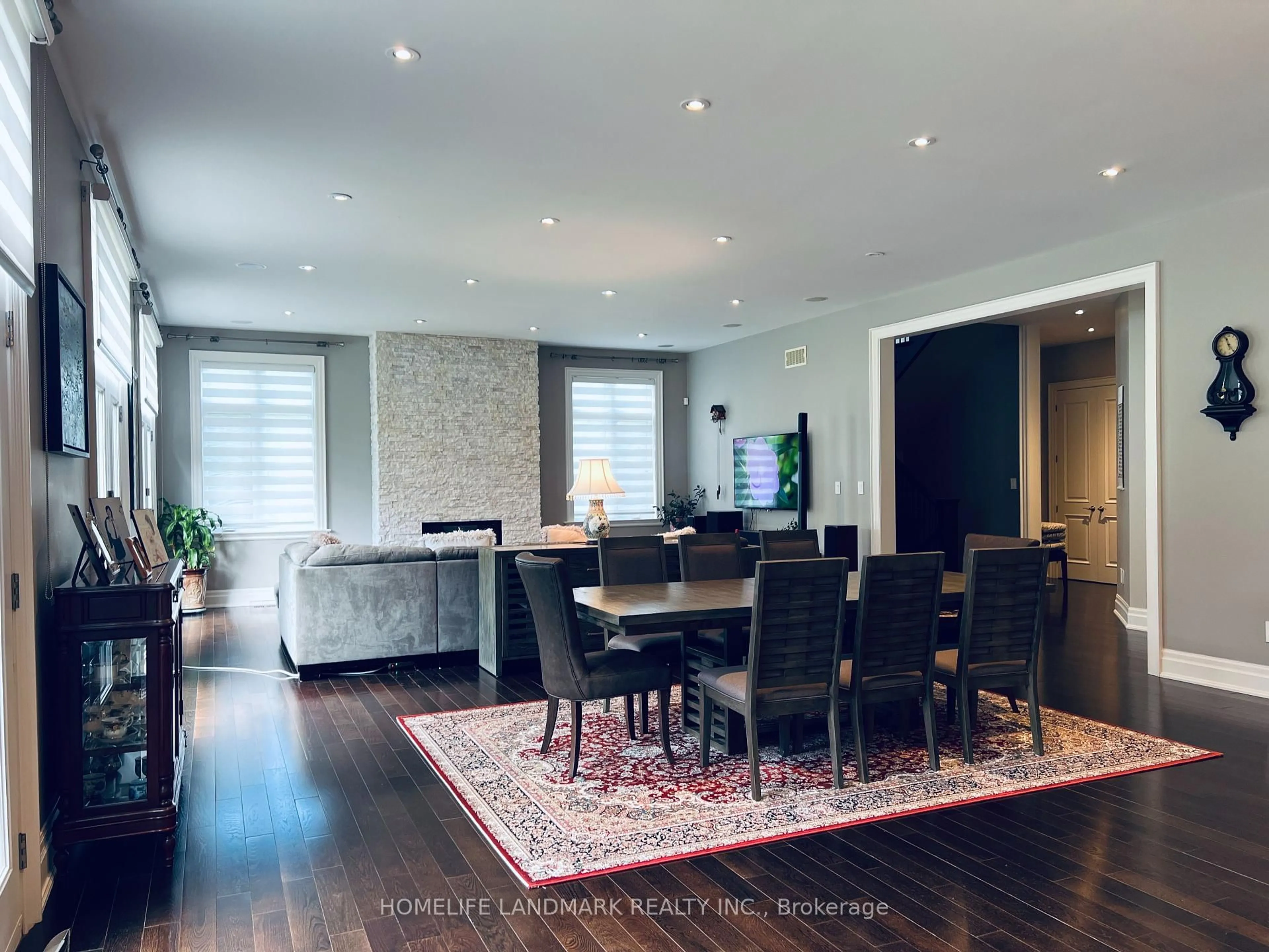 Dining room, wood/laminate floor for 3308 Avery Blvd, Niagara Falls Ontario L2G 0J9