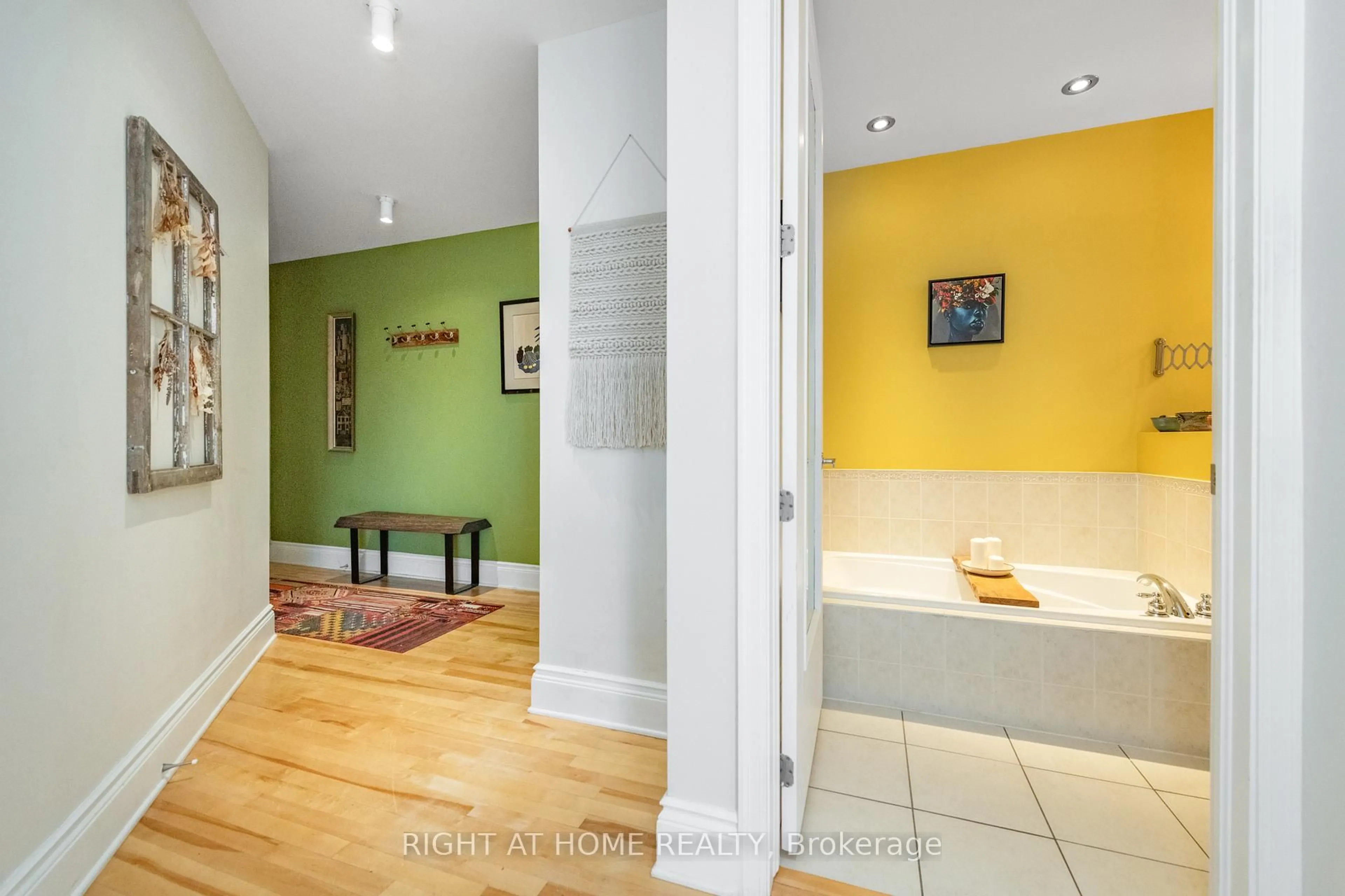Unknown for 364 COOPER St #504, Ottawa Ontario K2P 2P3