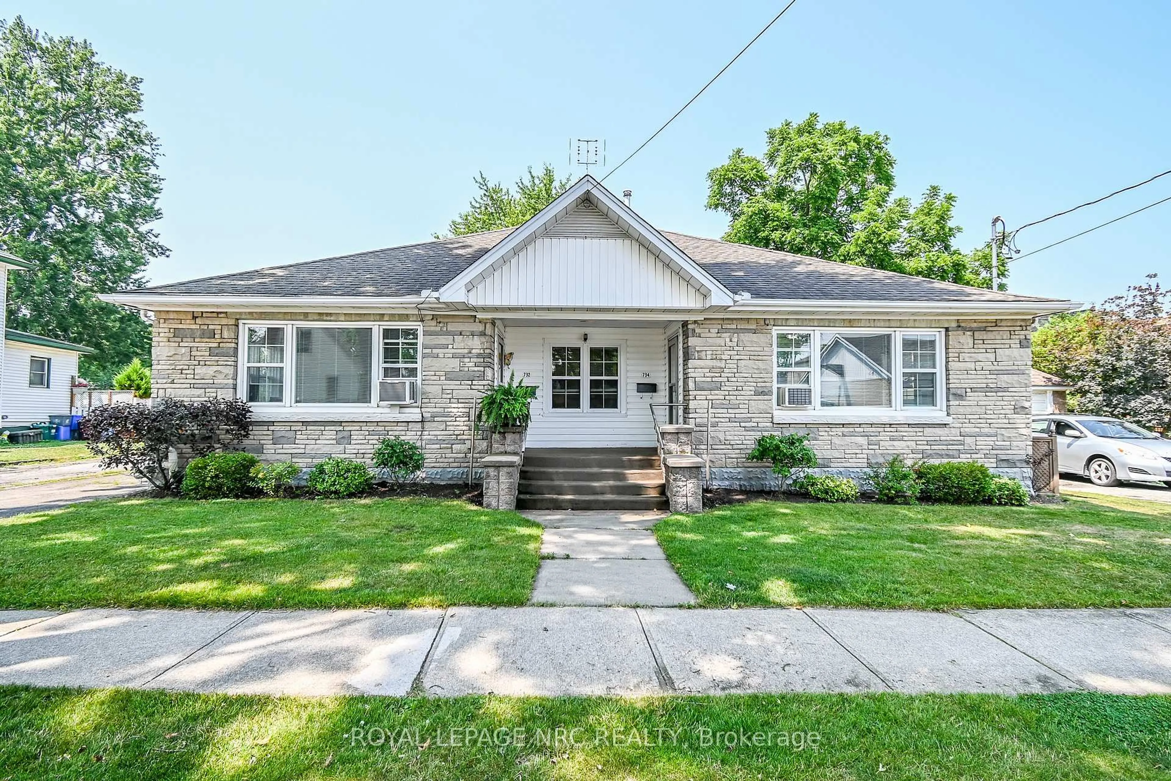 Home with brick exterior material, street for 732-734 Steele St, Port Colborne Ontario L3K 4Z2