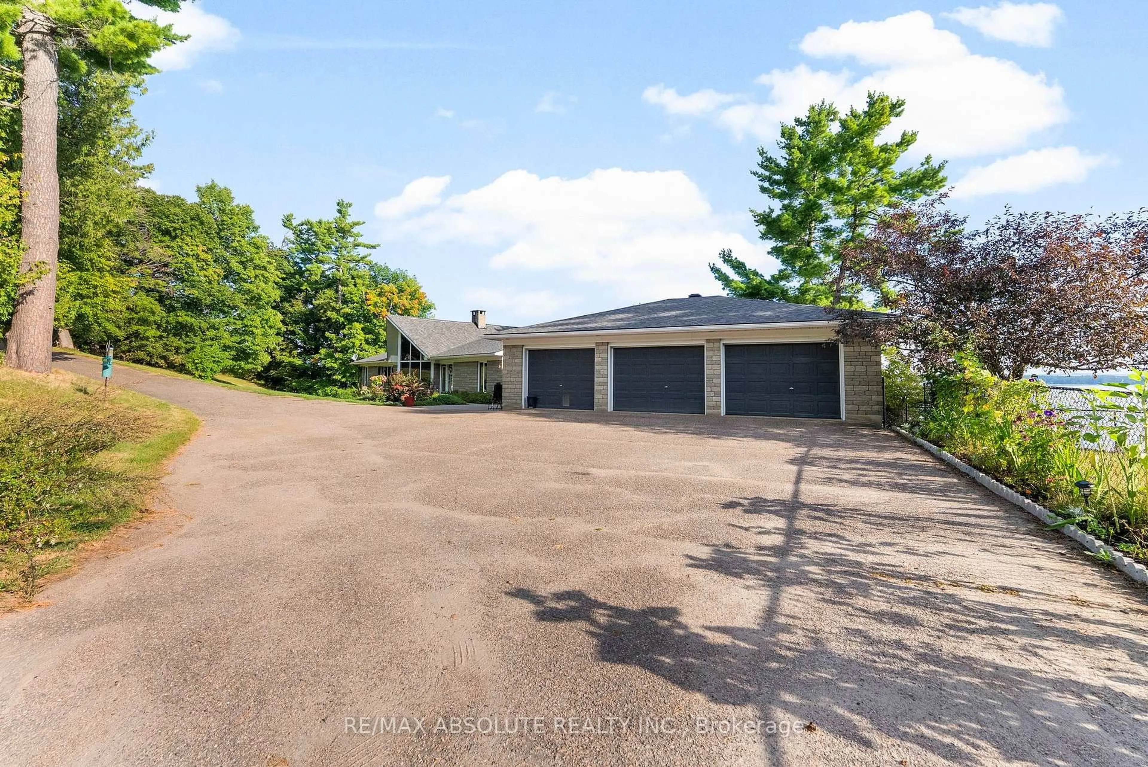 A pic from outside/outdoor area/front of a property/back of a property/a pic from drone, street for 1724 River Rd, Braeside Ontario K0A 1G0
