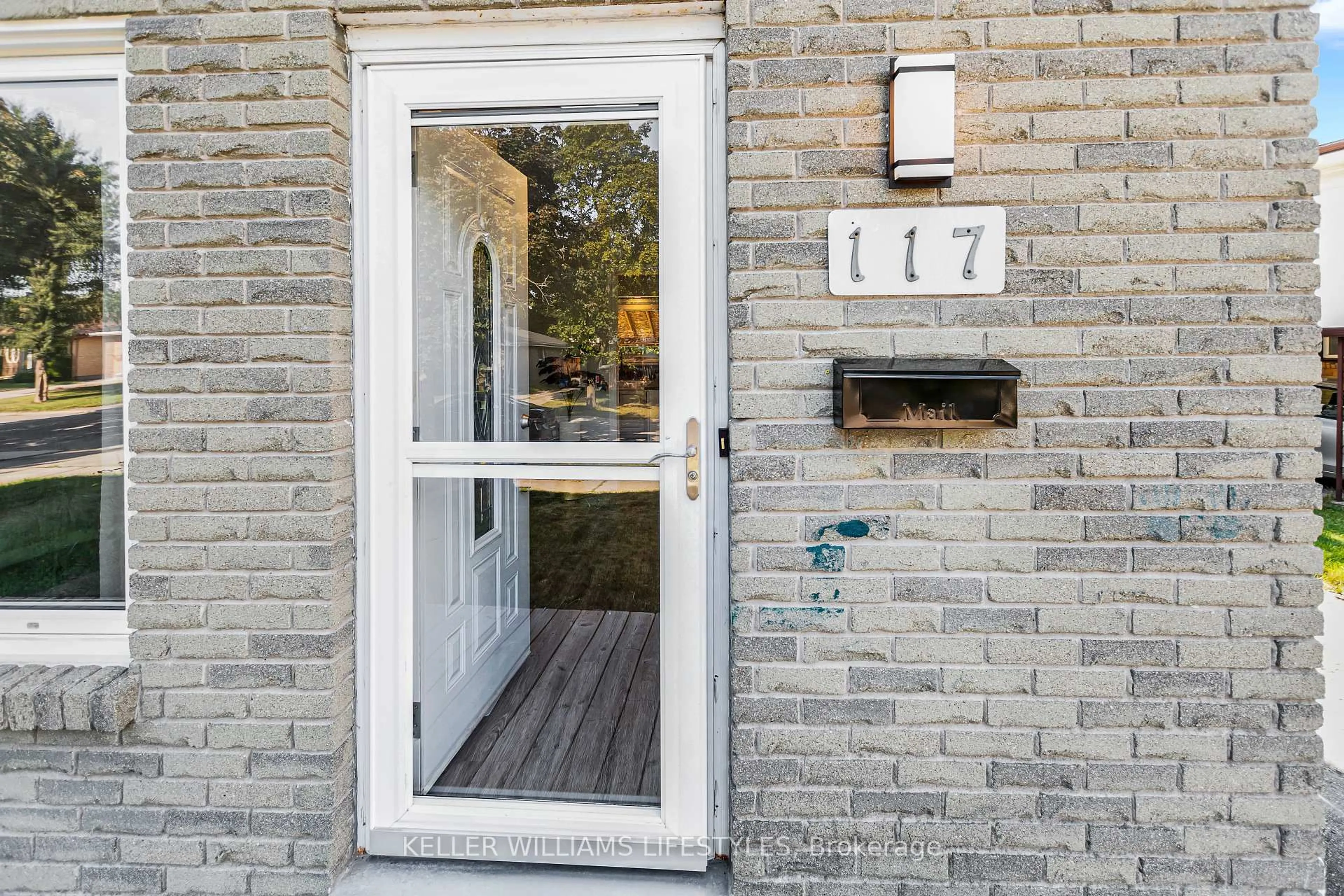 Unknown for 117 Woodrow Cres, London South Ontario N6E 1E7