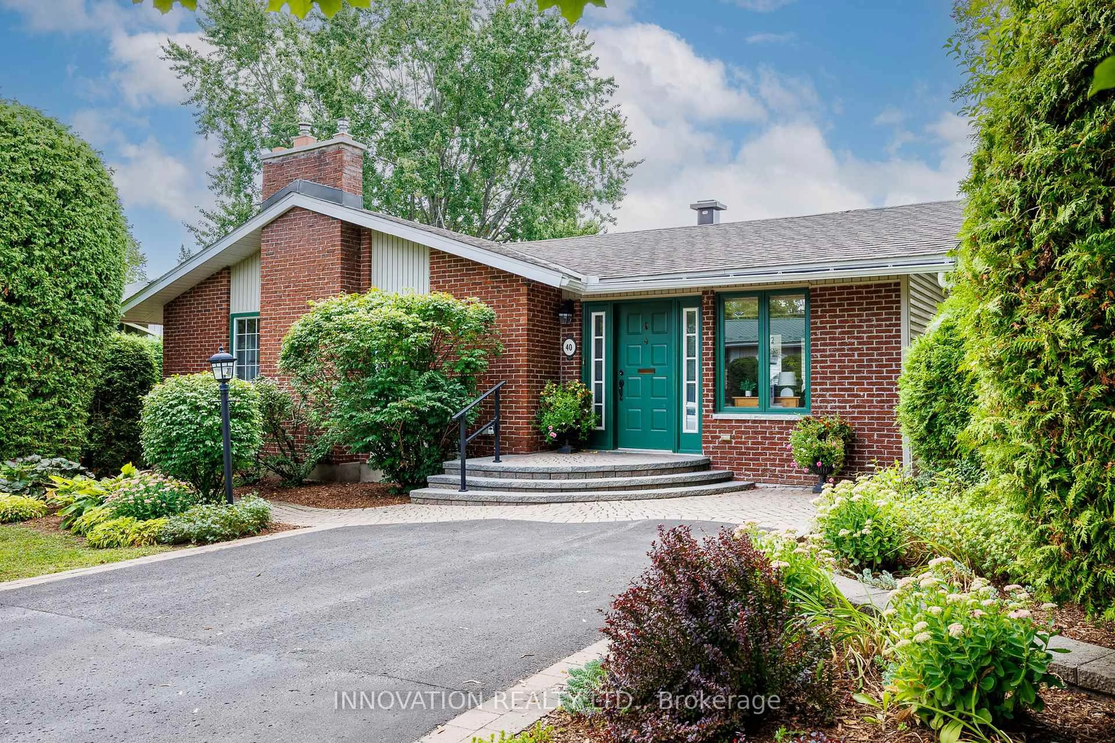 Home with brick exterior material, street for 40 Singal St, Ottawa Ontario K2L 1B9