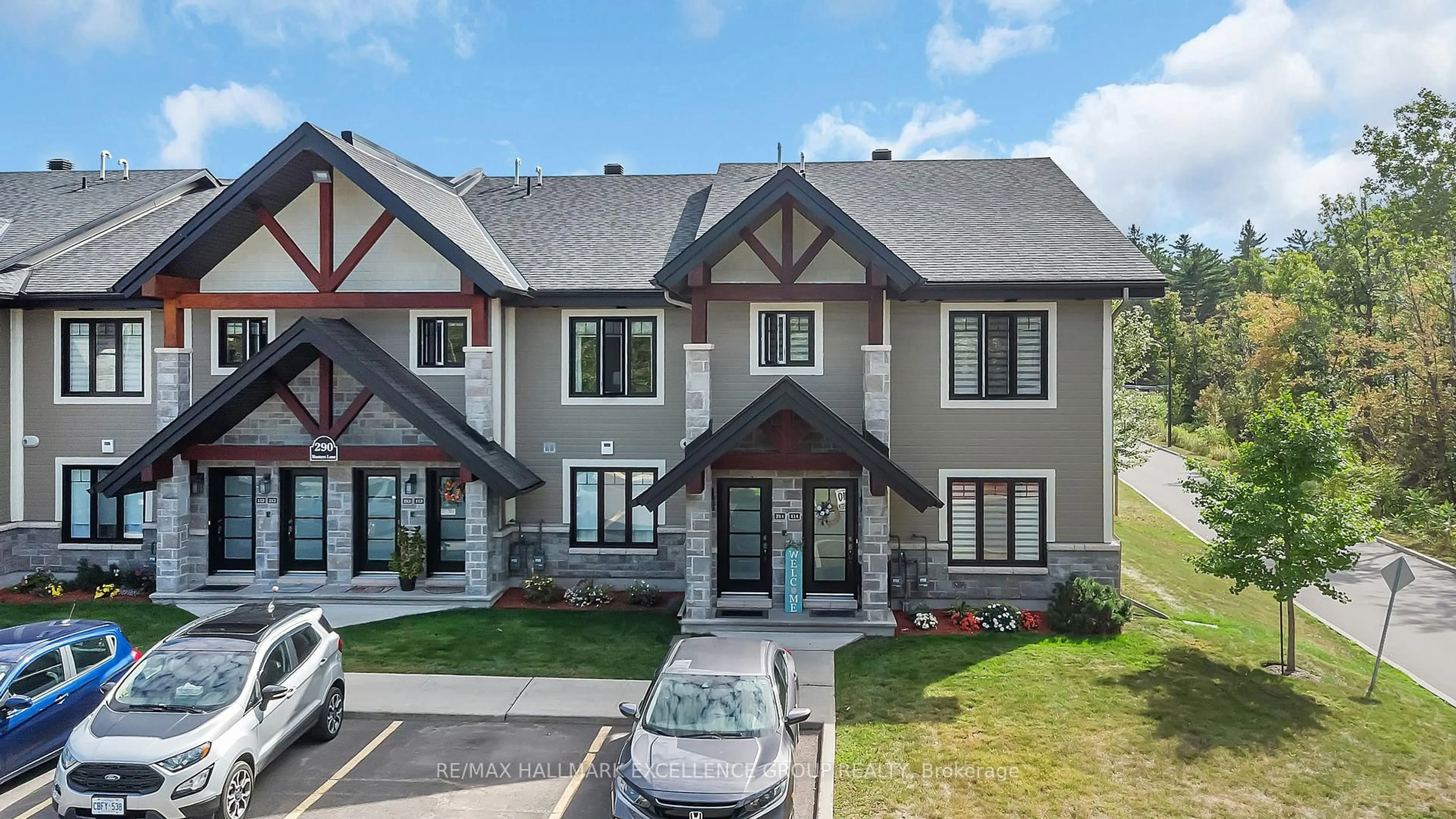 A pic from outside/outdoor area/front of a property/back of a property/a pic from drone, unknown for 290 Masters Lane #214, Clarence-Rockland Ontario K4K 0K5