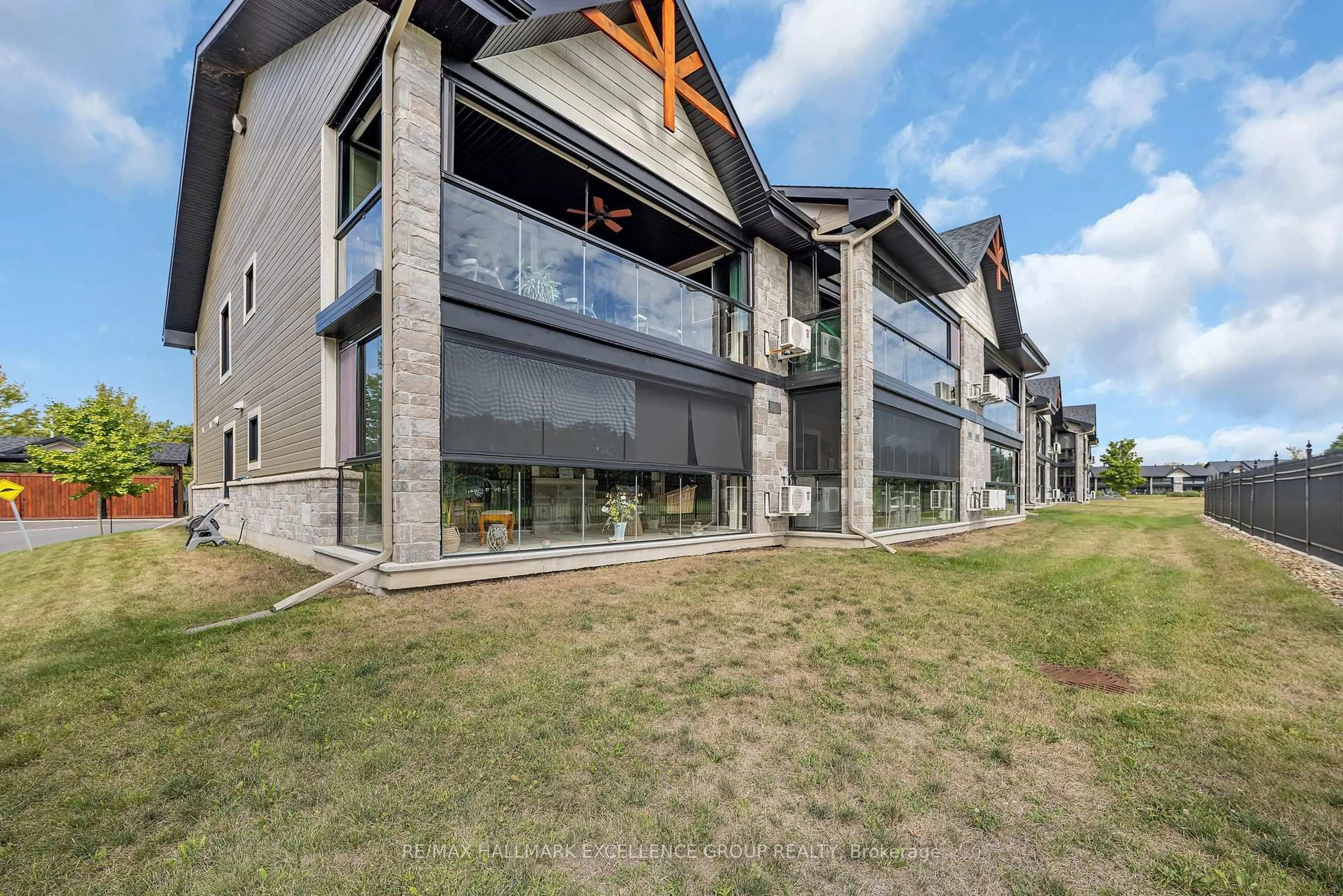 Patio, building for 290 Masters Lane #214, Clarence-Rockland Ontario K4K 0K5