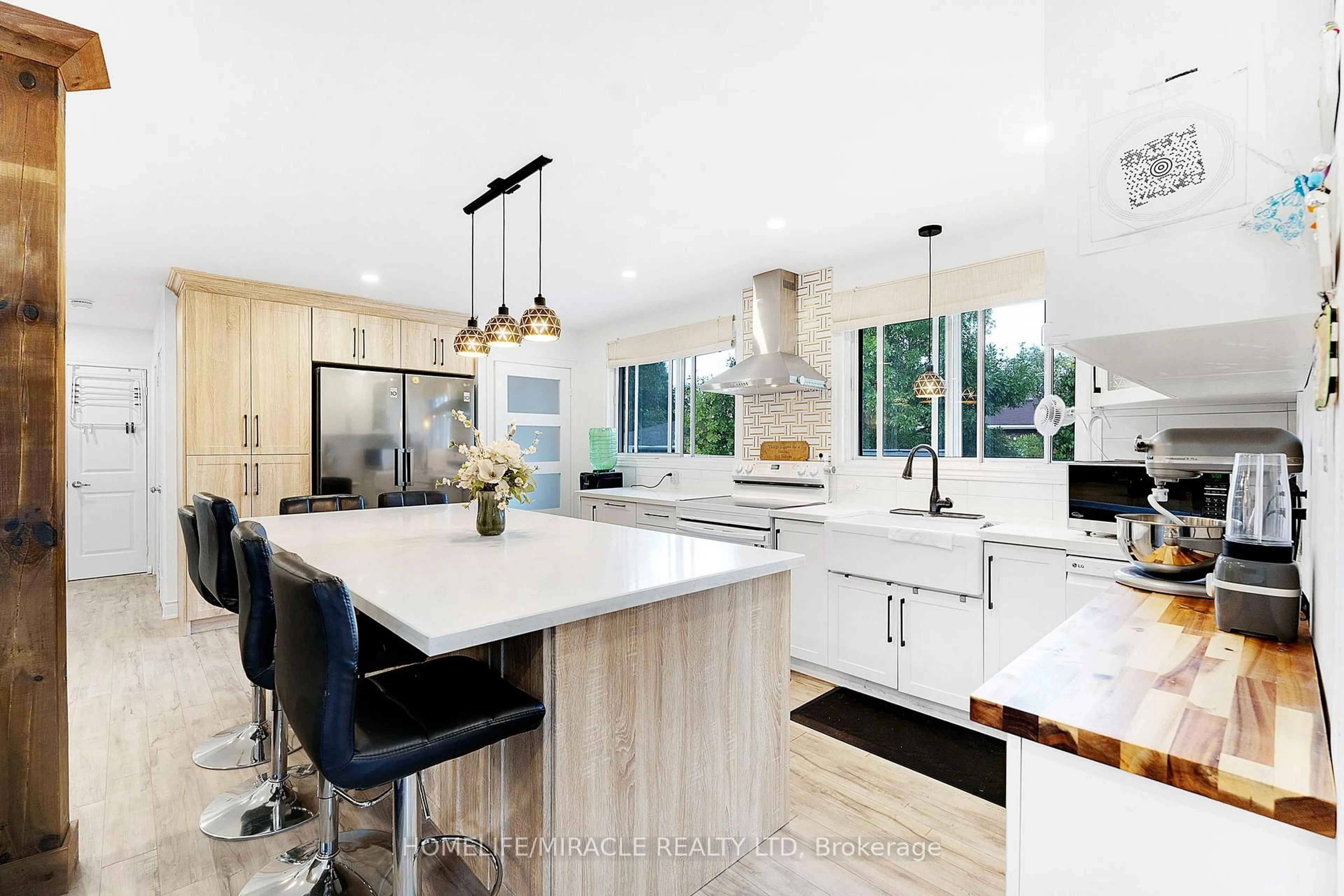 Contemporary kitchen, unknown for 23 Thorley Dr, Hamilton Ontario L8T 2Y9