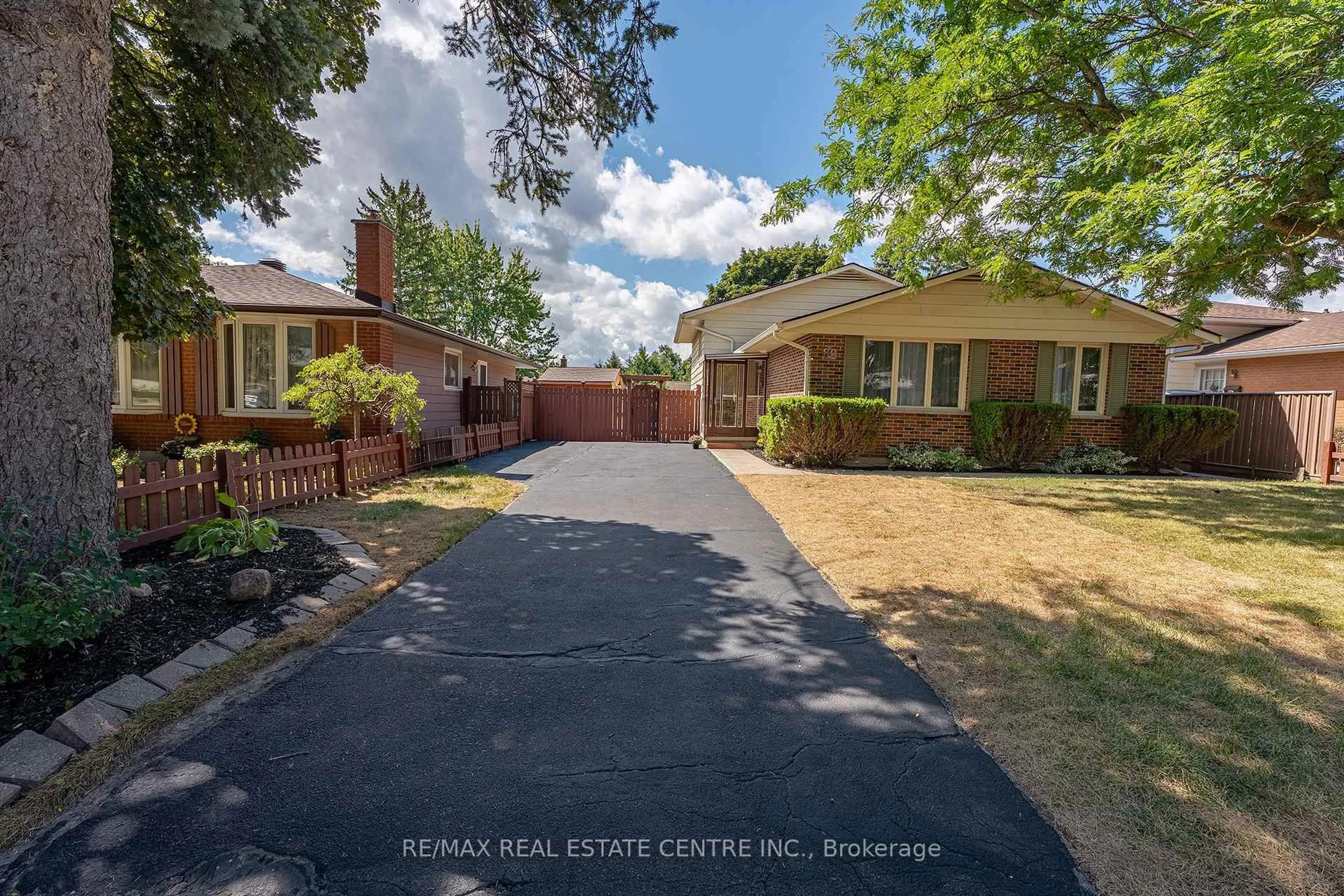 A pic from outside/outdoor area/front of a property/back of a property/a pic from drone, street for 80 Rouse Ave, Cambridge Ontario N1R 4M8