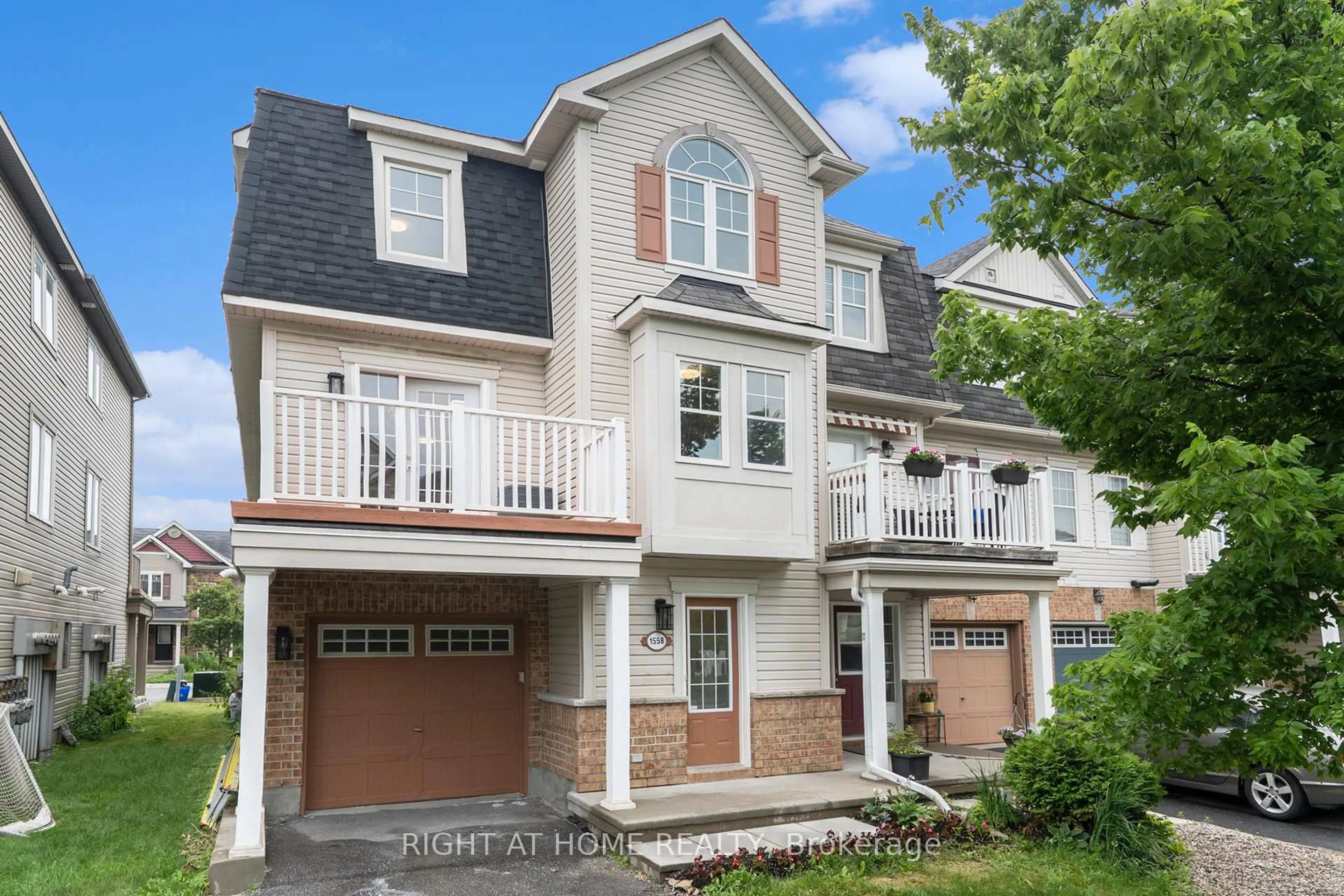 Home with brick exterior material, street for 1558 Haydon Circ, Ottawa Ontario K2J 0K5
