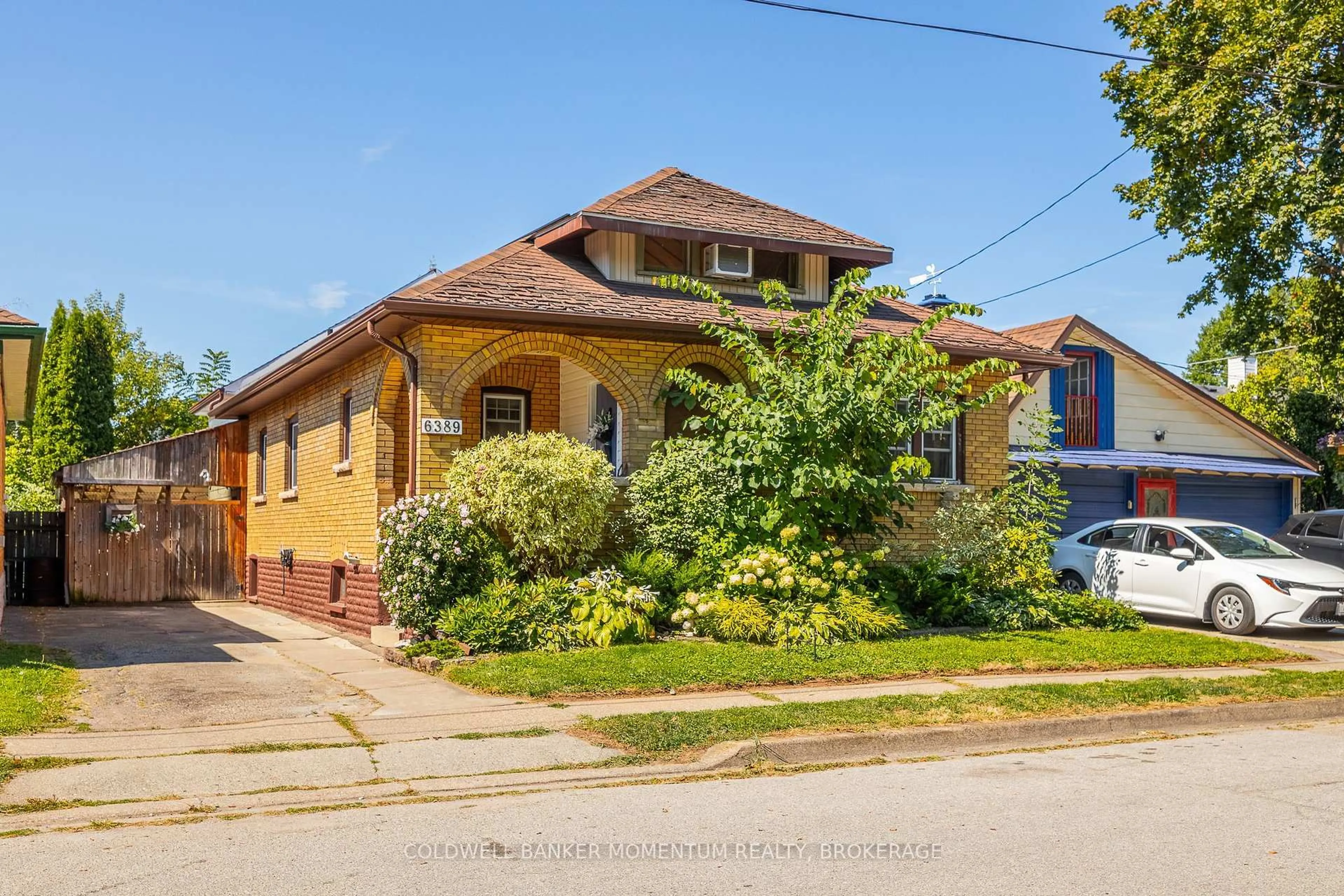 Home with brick exterior material, street for 6389 LOCUS Ave, Niagara Falls Ontario L2G 4K4