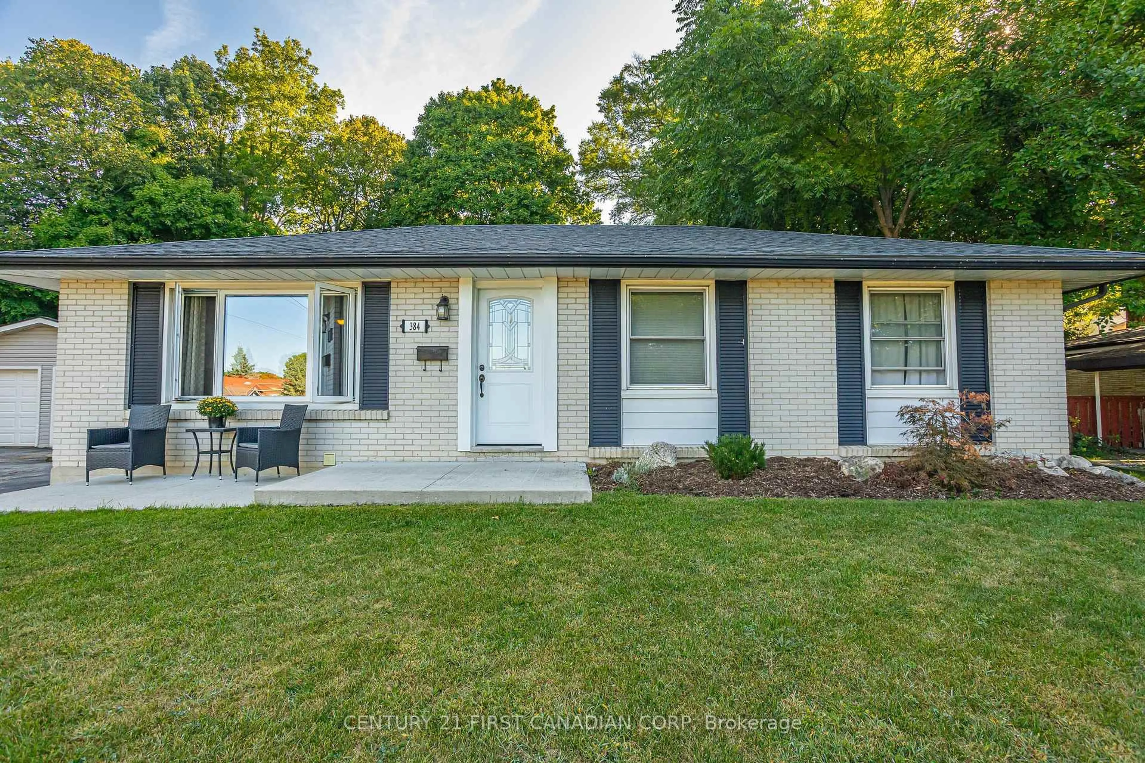 Home with vinyl exterior material, street for 384 Briarhill Ave, London East Ontario N5Y 1N9