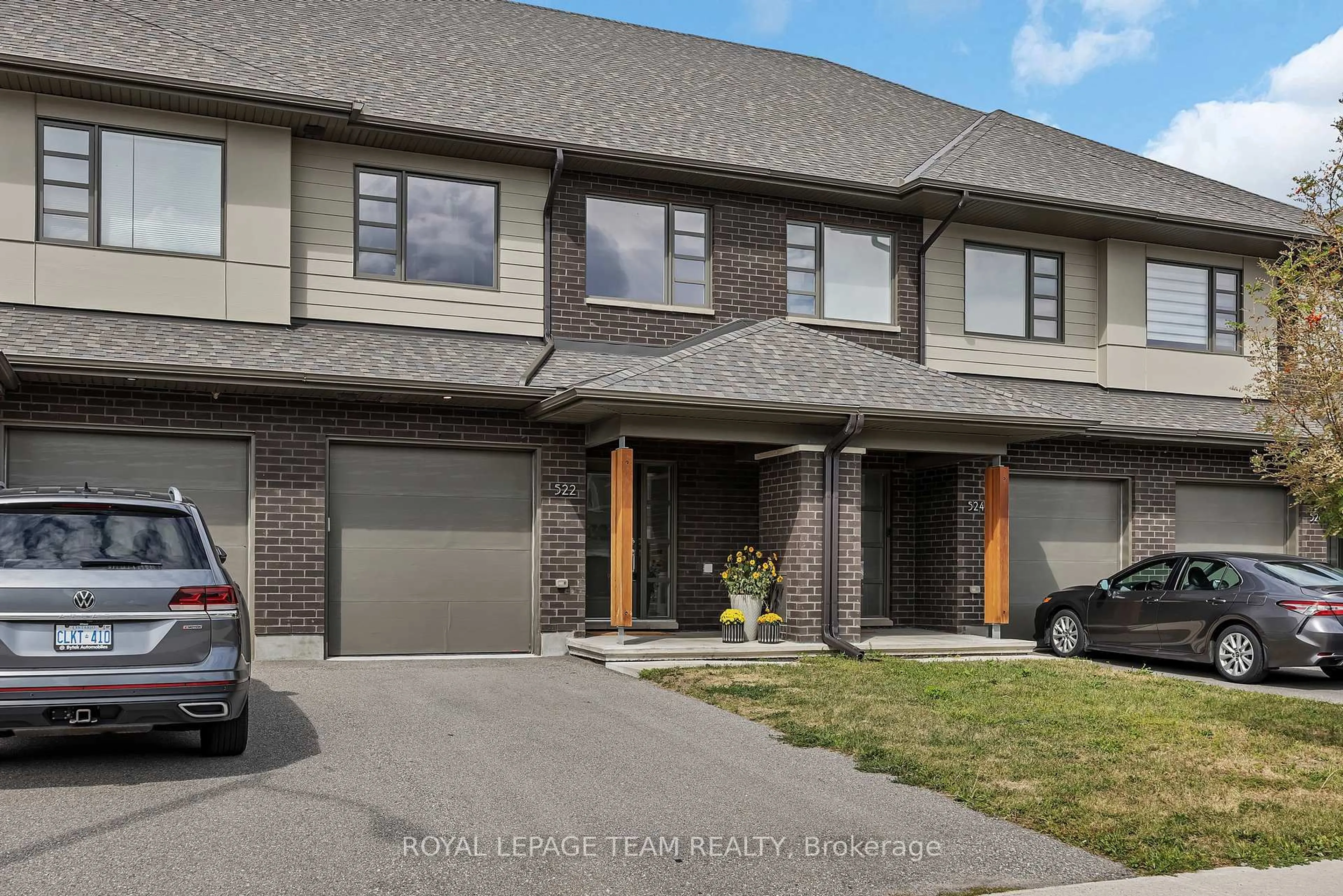 Home with brick exterior material, street for 522 Borbridge Ave, Ottawa Ontario K4M 0H9