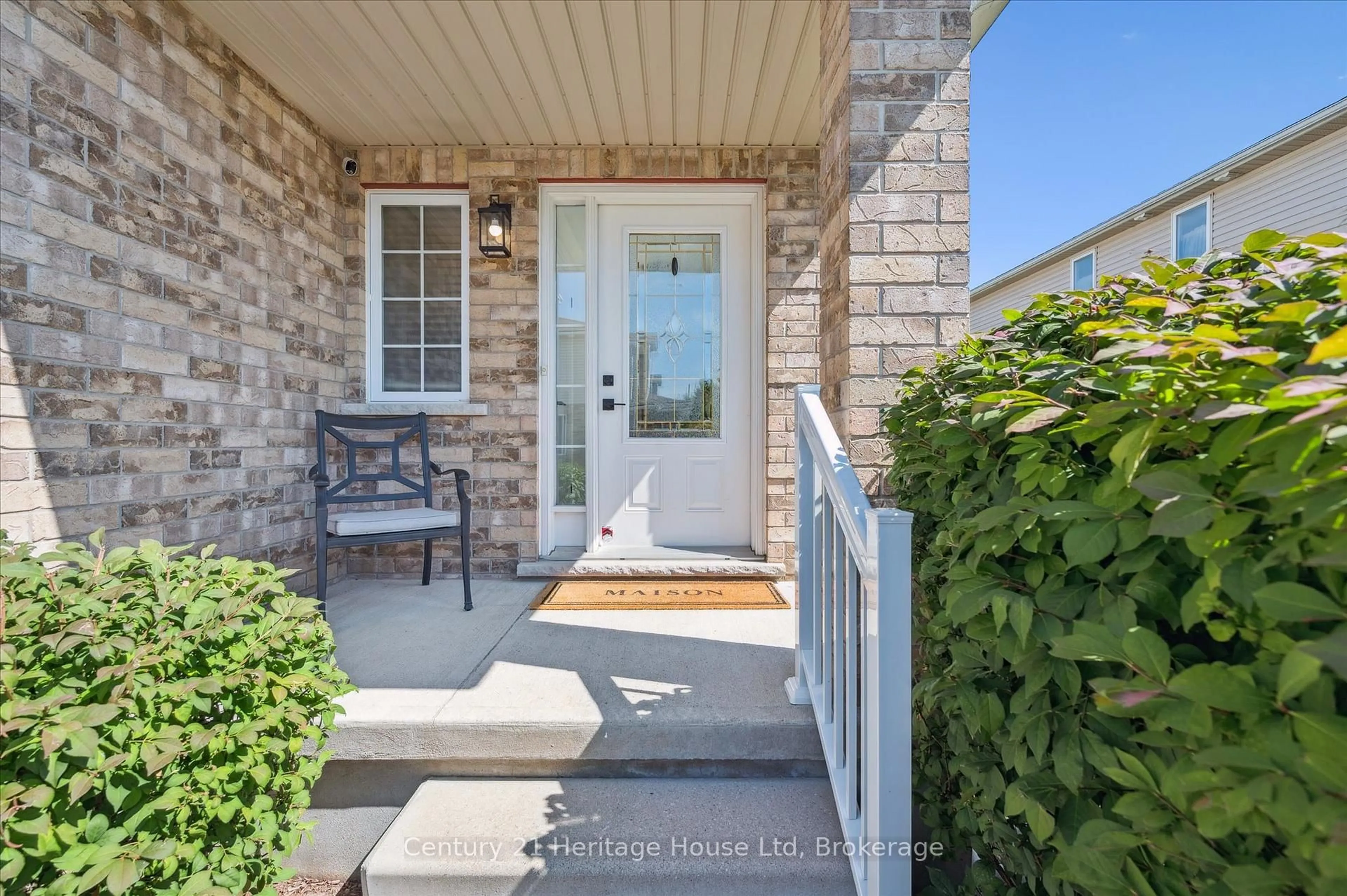 Indoor entryway for 20 Shackleton Dr #7, Guelph Ontario N1E 0C5