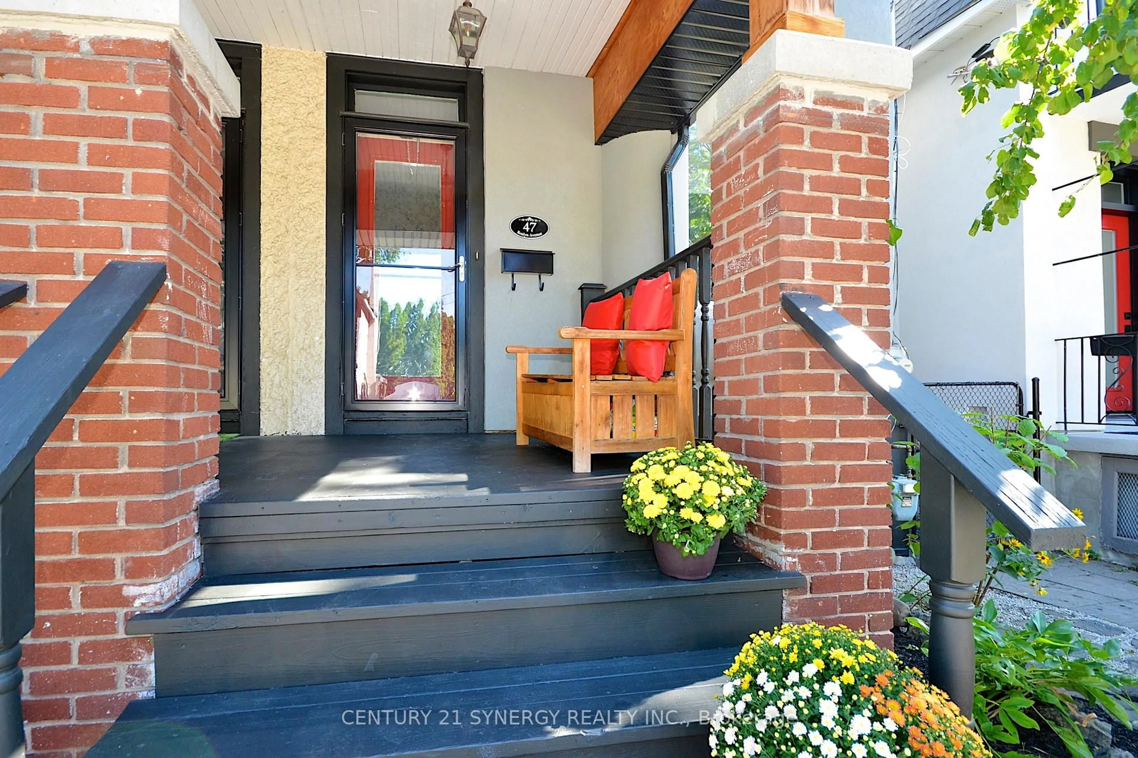 Unknown for 47 Roslyn Ave, Ottawa Ontario K1S 4W2
