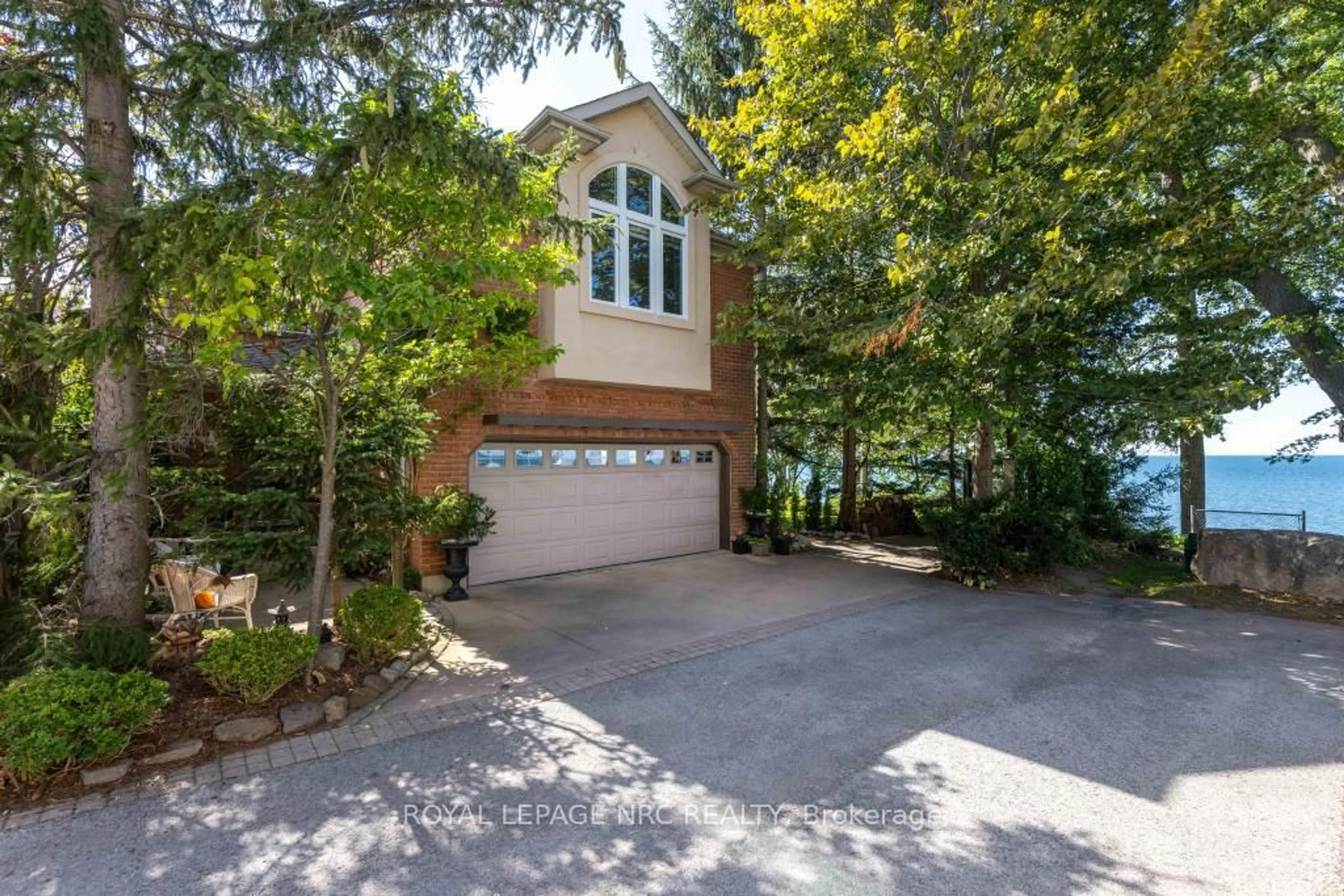 Unknown for 11 Abbey Ave, St. Catharines Ontario L2N 5J5