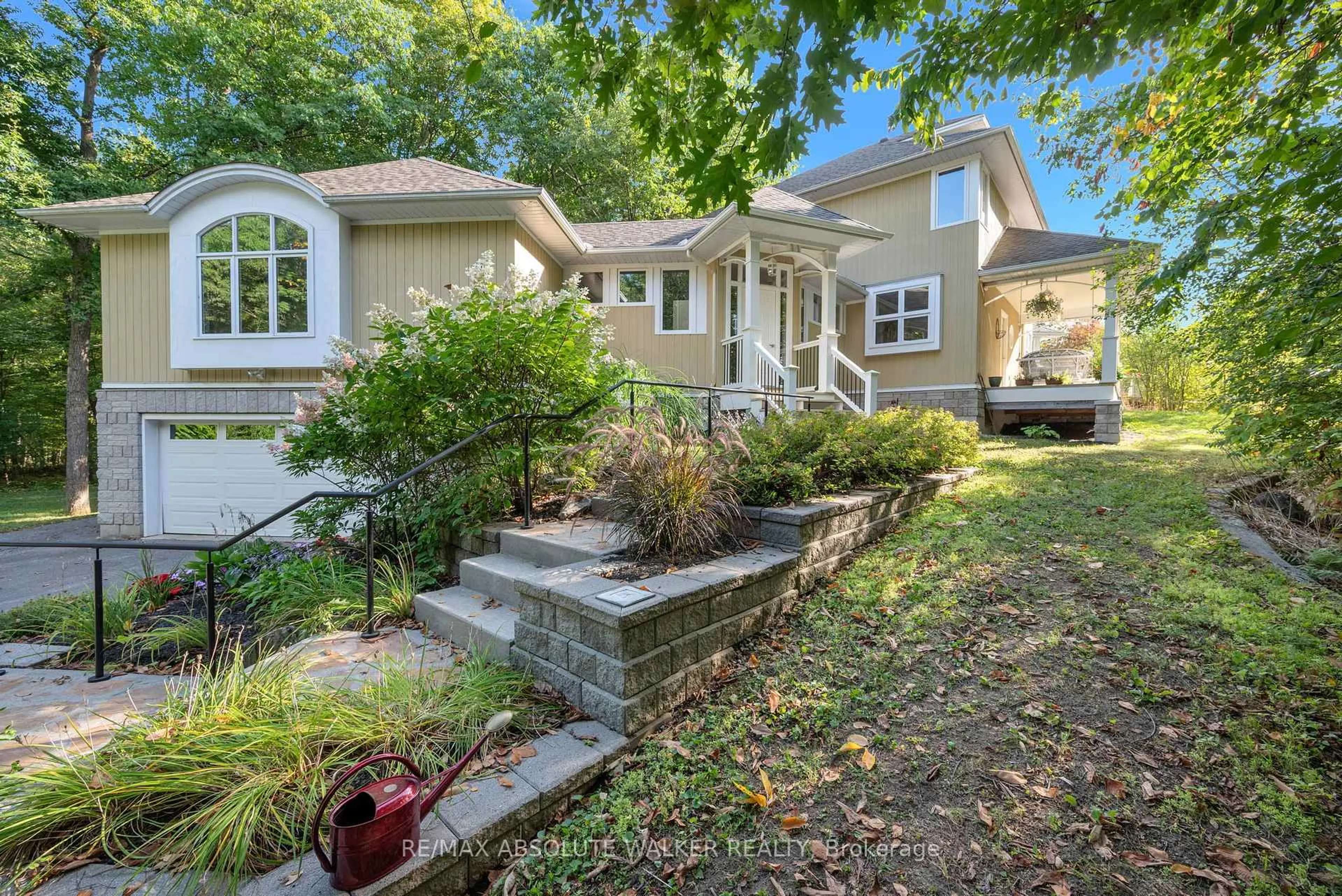 Unknown for 104 Margaret Anne Dr, Carp Ontario K0A 1L0