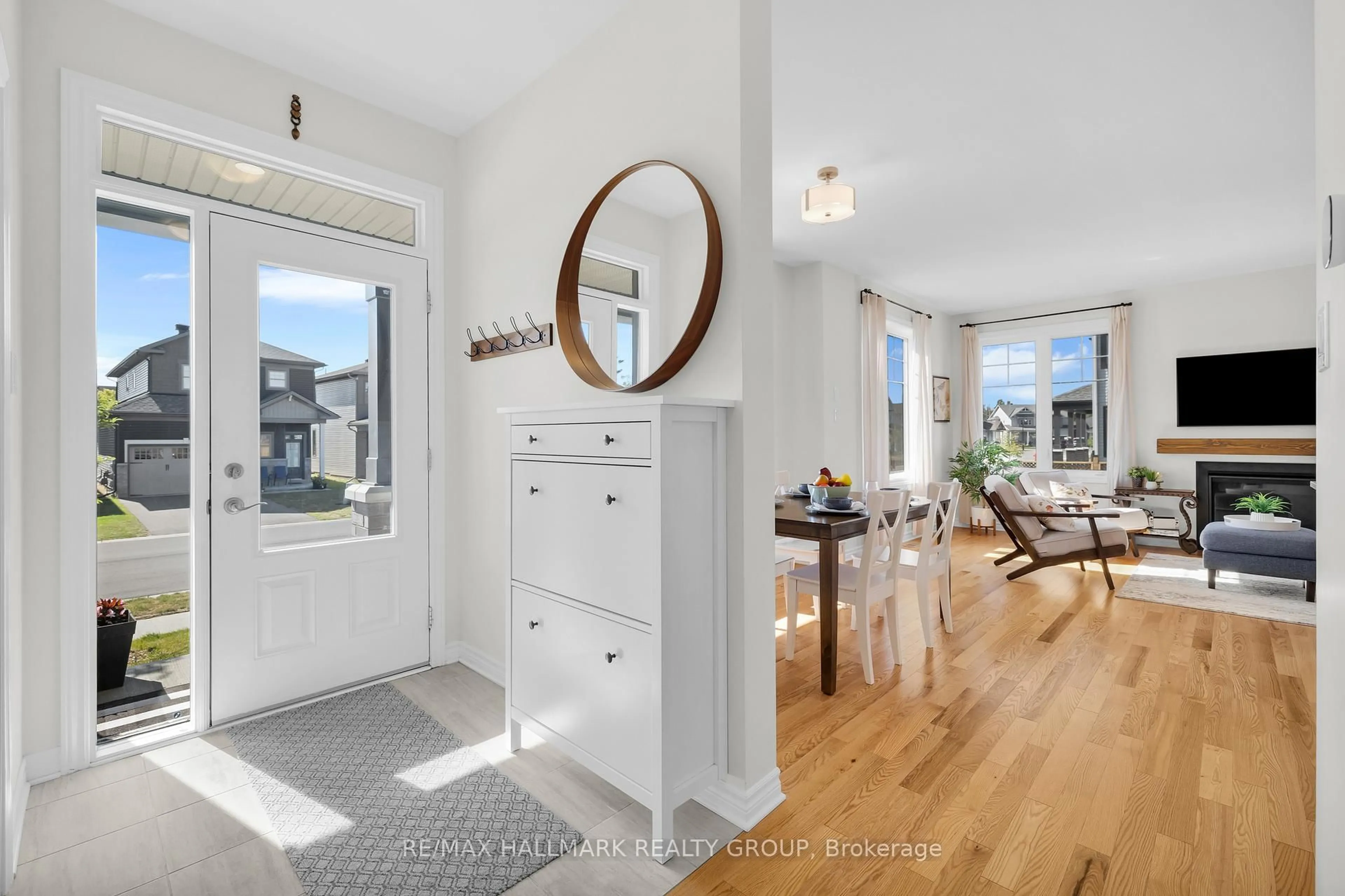 Indoor entryway for 617 Fisher St, North Grenville Ontario K0G 1J0
