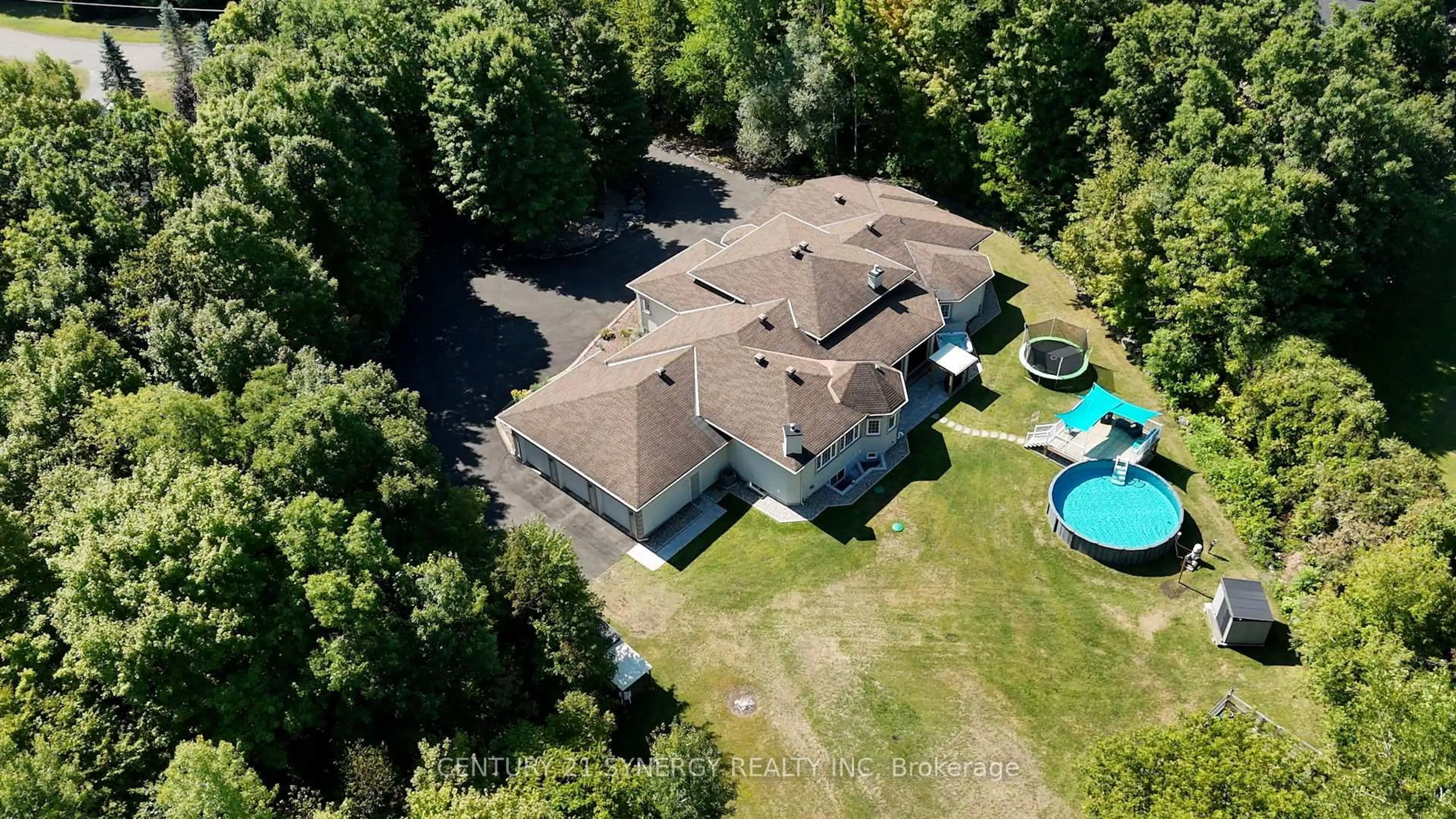 A pic from outside/outdoor area/front of a property/back of a property/a pic from drone, building for 1281 Georges Vanier Dr, Ottawa Ontario K4C 1R6