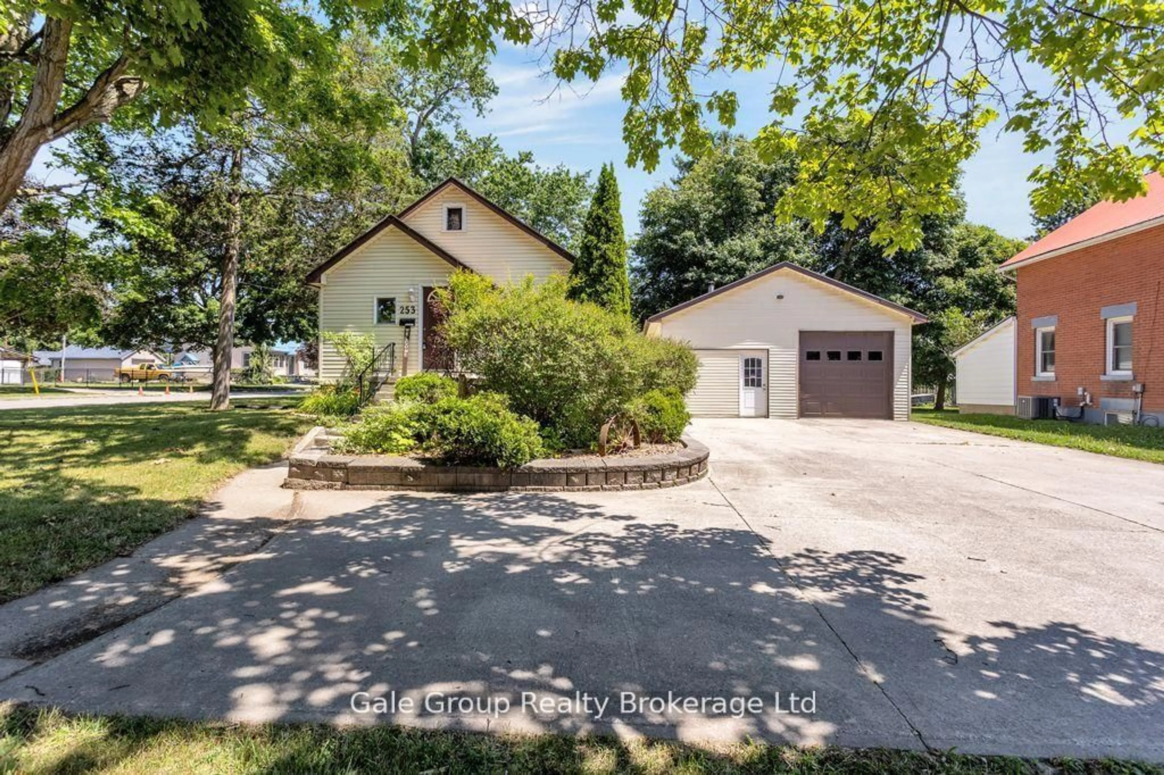 Unknown for 253 John St, Aylmer Ontario N5H 2B2