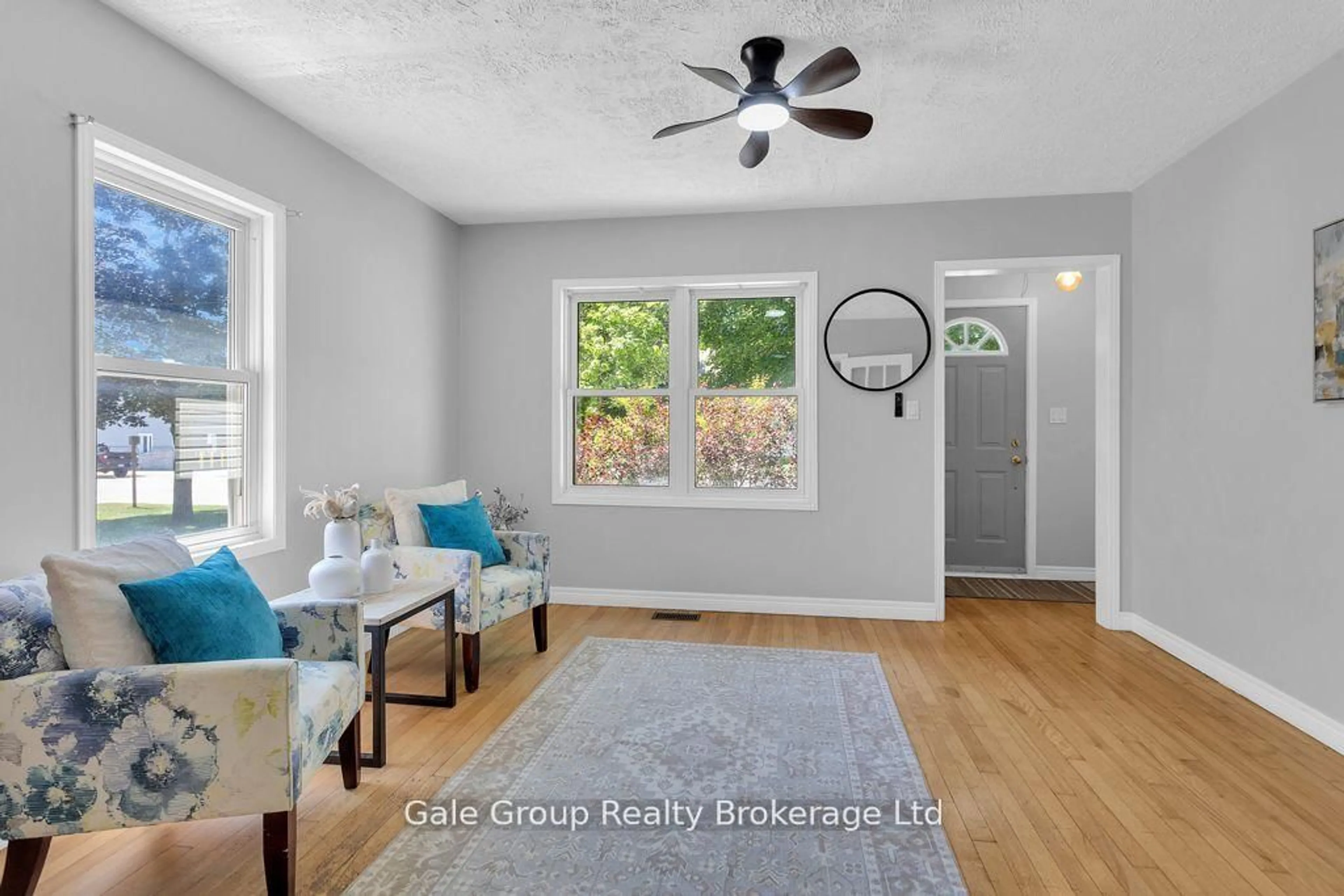 Living room with furniture, unknown for 253 John St, Aylmer Ontario N5H 2B2