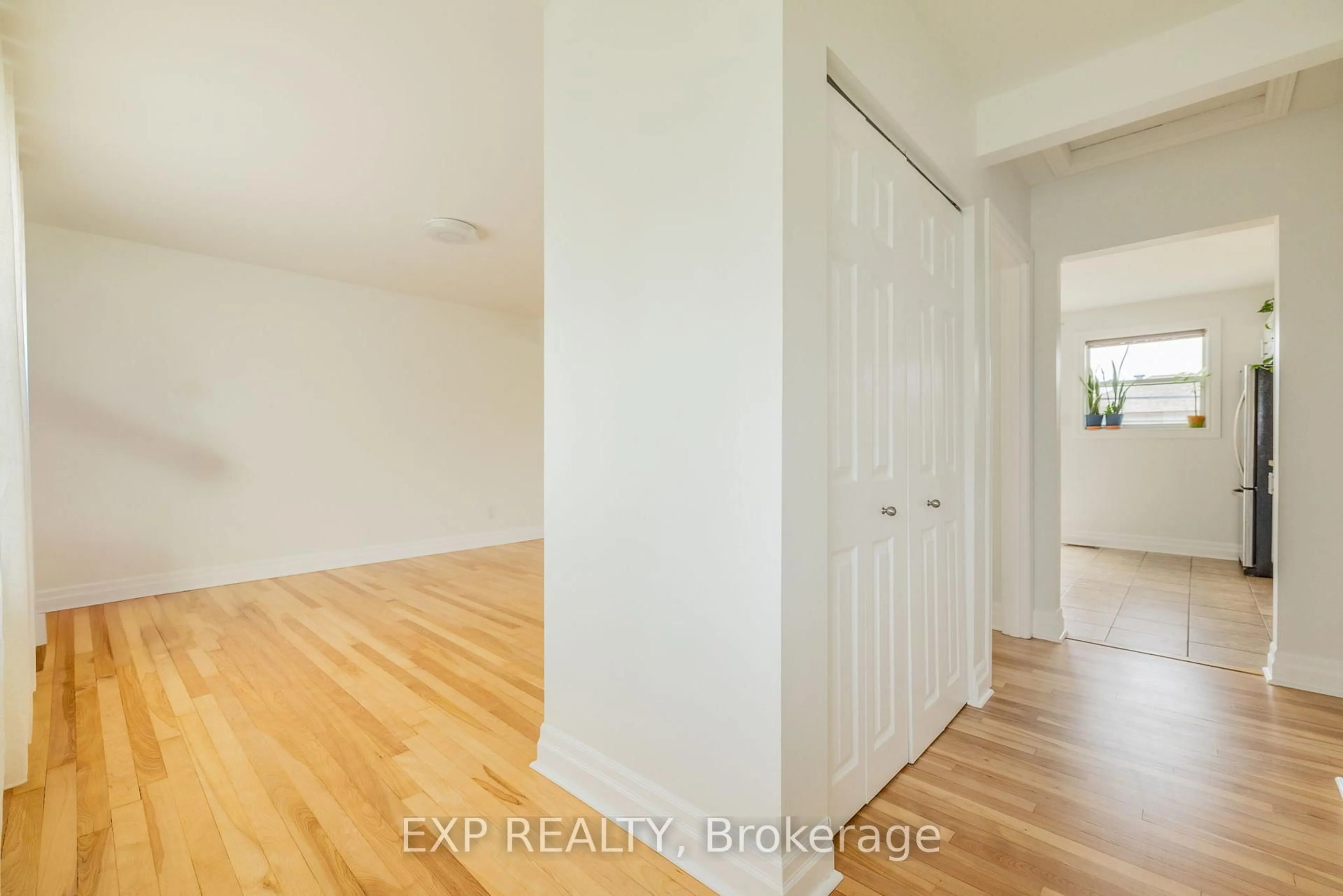 A pic of a room for 1954 Rosebella Ave, Ottawa Ontario K1T 1G7