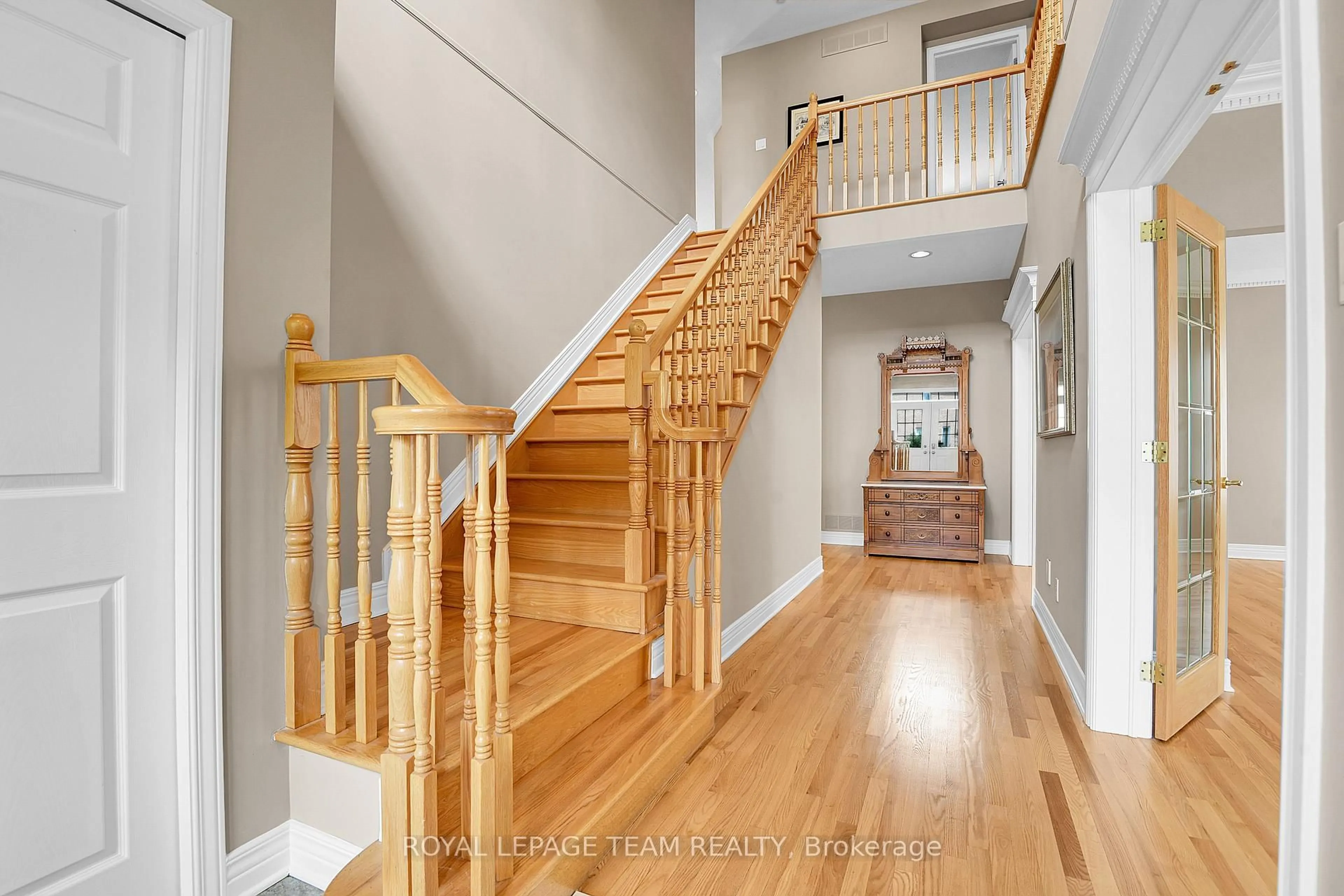 Unknown for 33 Northgate St, Ottawa Ontario K2G 6C8