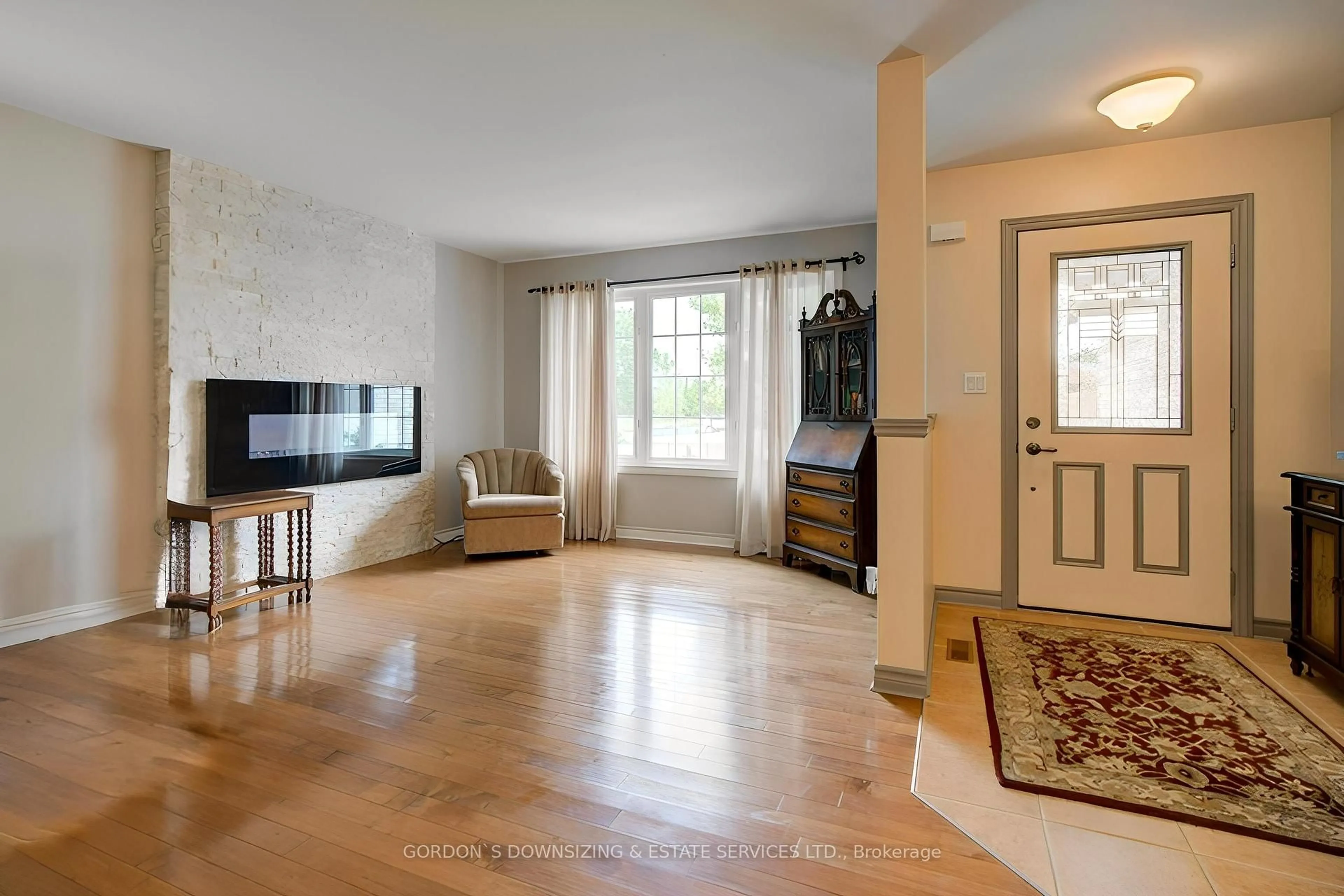 Living room with furniture, unknown for 114 Parkview Hts, Quinte West Ontario K8V 0A3