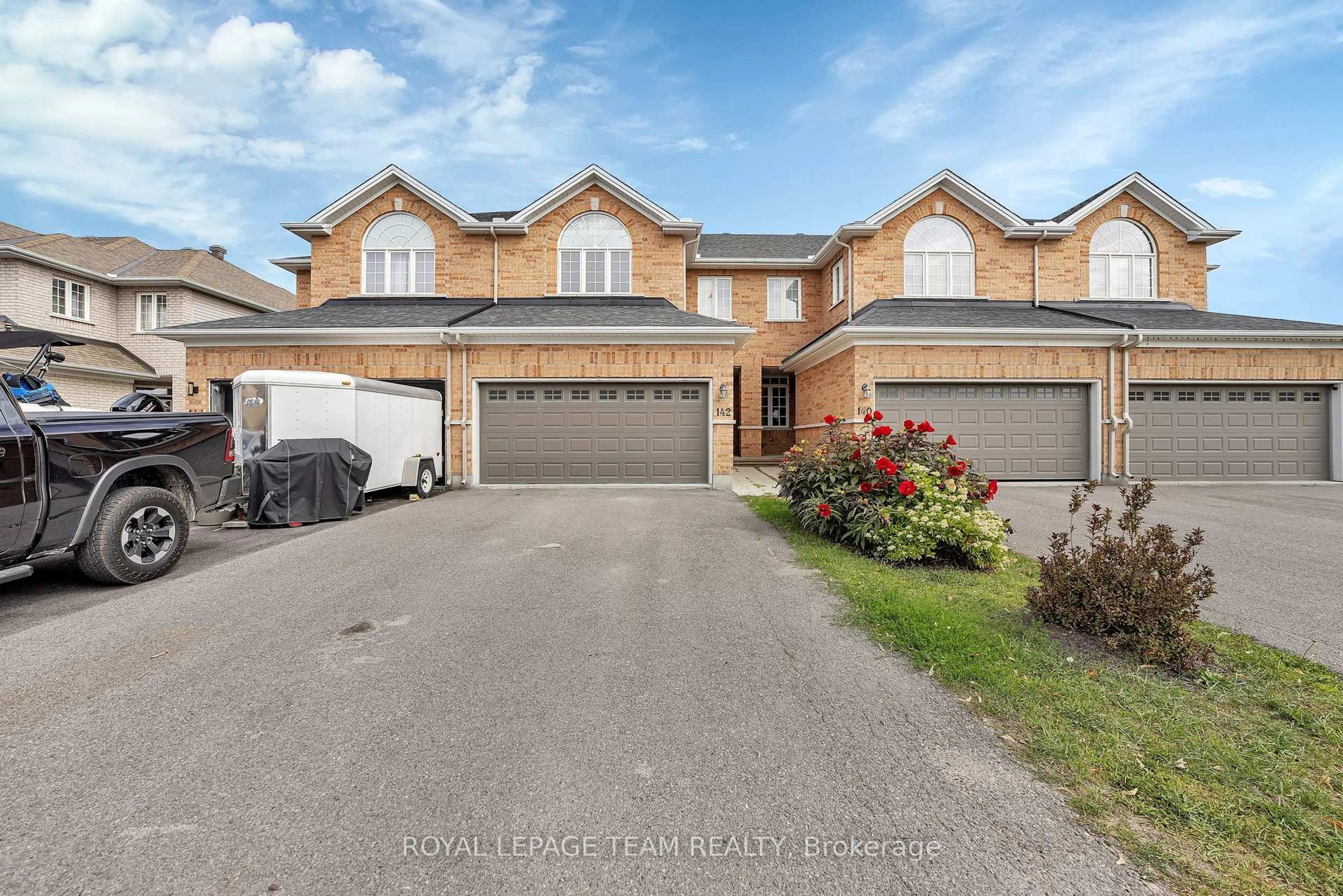 A pic from outside/outdoor area/front of a property/back of a property/a pic from drone, street for 142 Desmond Trudeau Dr, Arnprior Ontario K7S 0H1