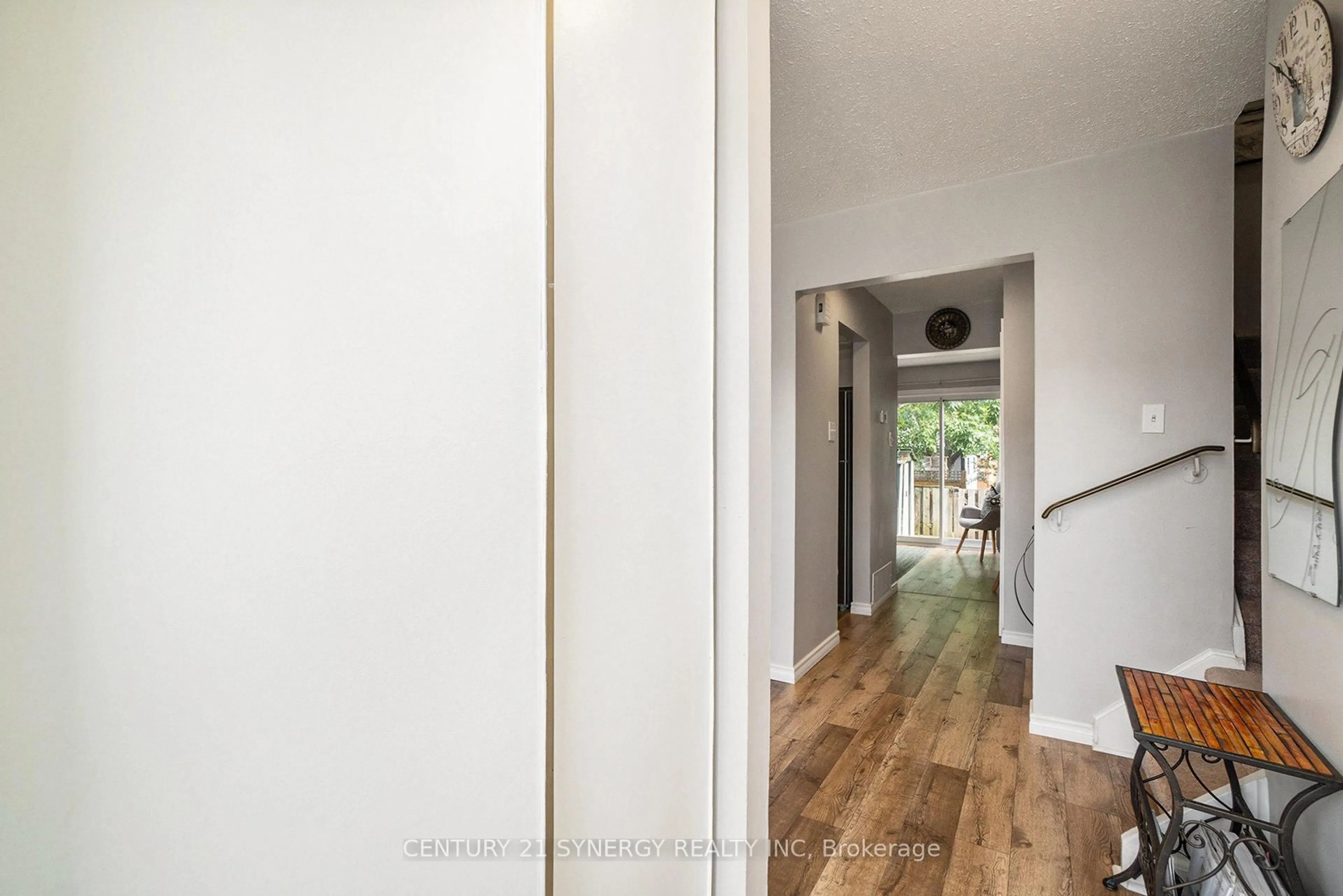 Indoor entryway for 2570 Southvale Cres #14, Ottawa Ontario K1B 5B6