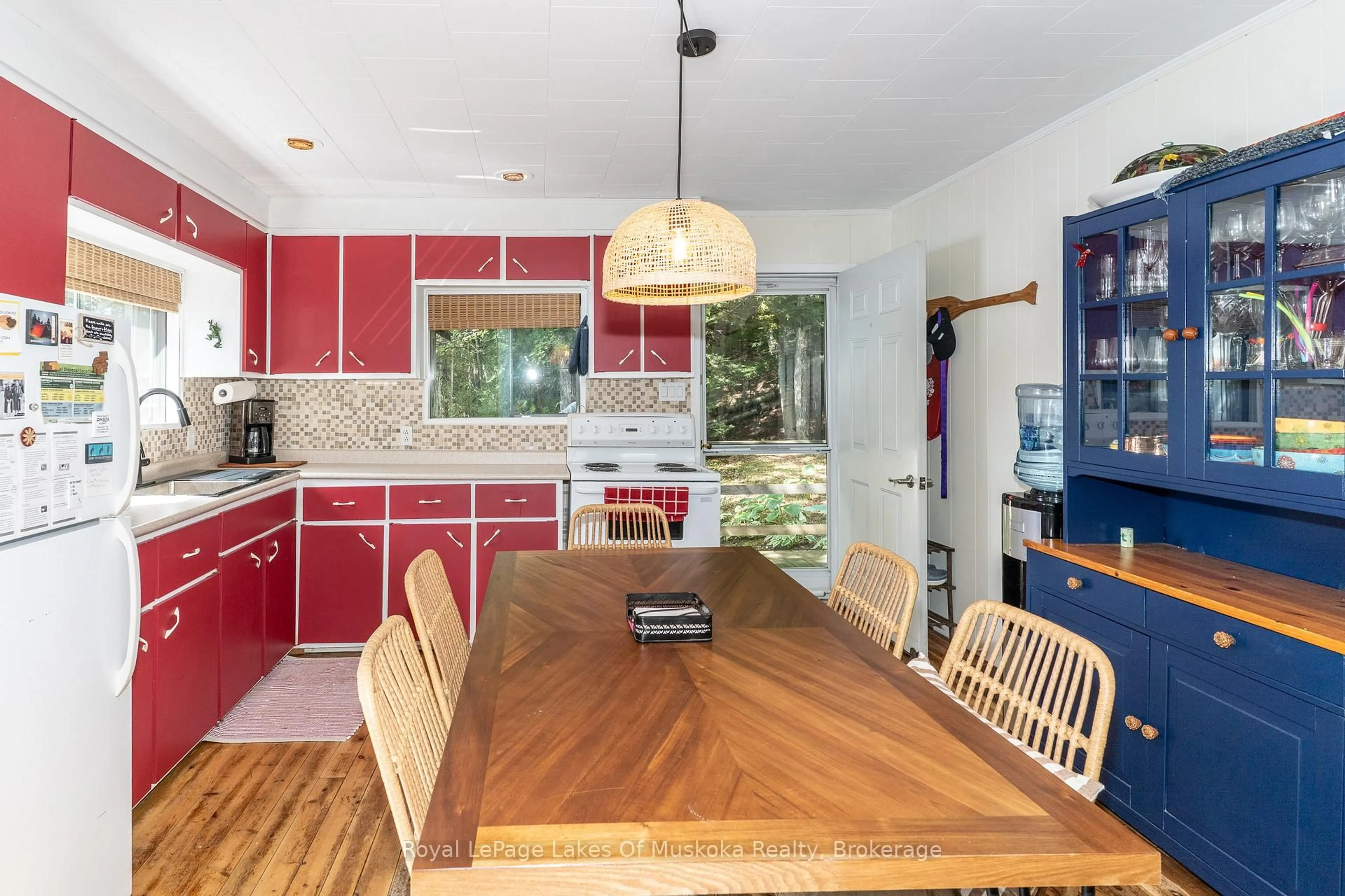 Open concept kitchen, unknown for 1020 Grandview Dr, Lake of Bays Ontario P0B 1A0