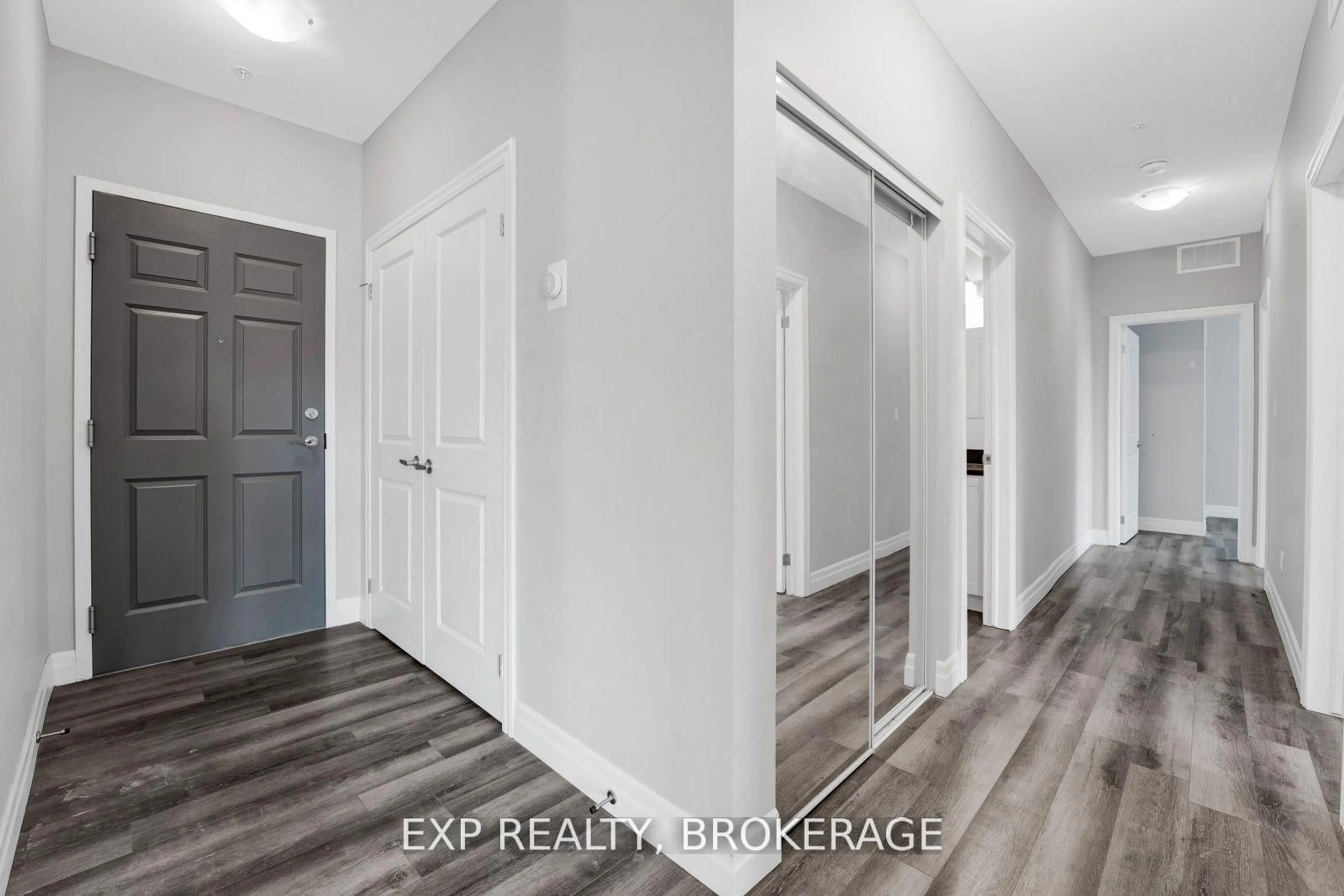 Indoor entryway for 501 Frontenac St #405, Kingston Ontario K7K 4L9