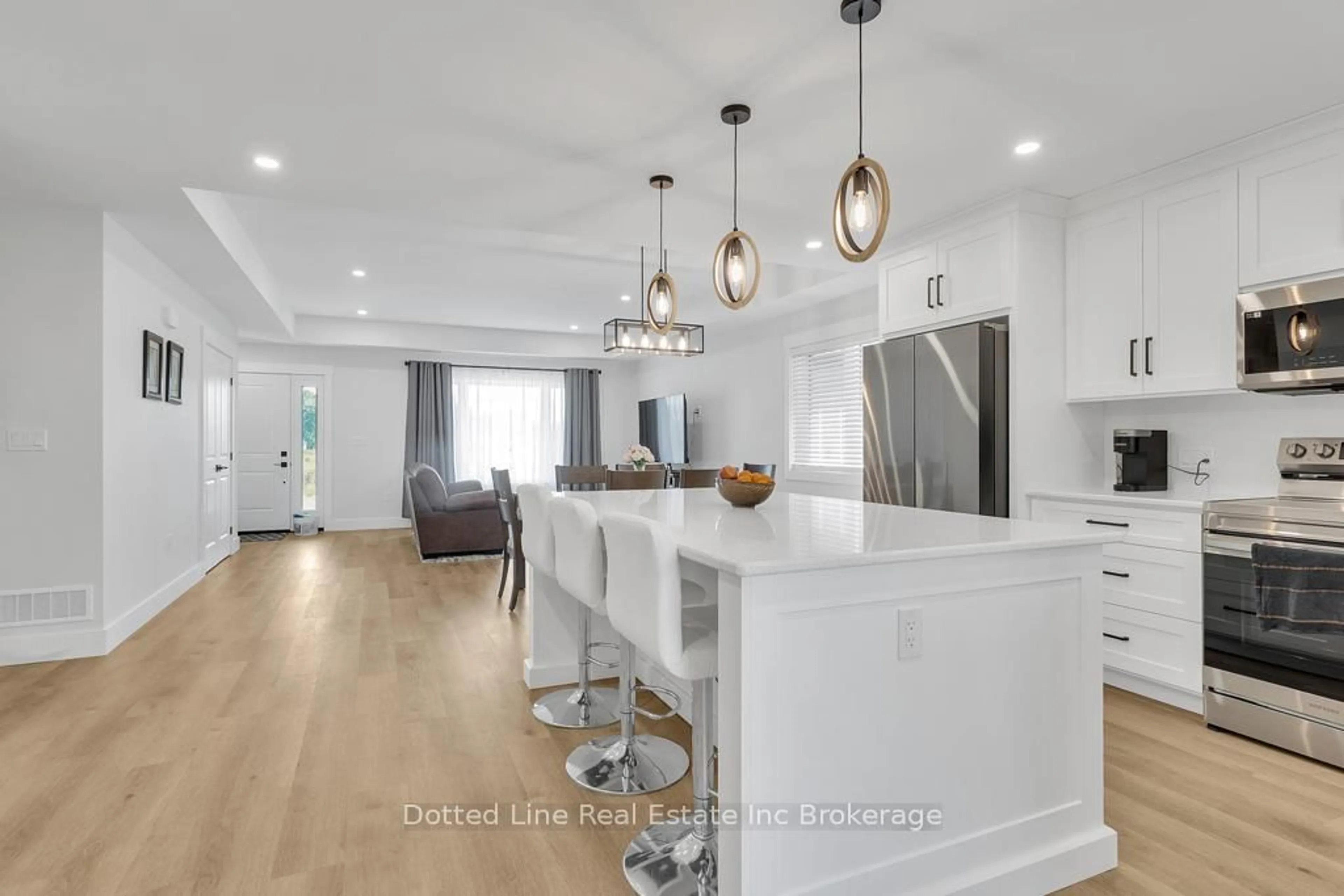 Open concept kitchen, unknown for 18 Walnut Dr, Tillsonburg Ontario N4G 5S2
