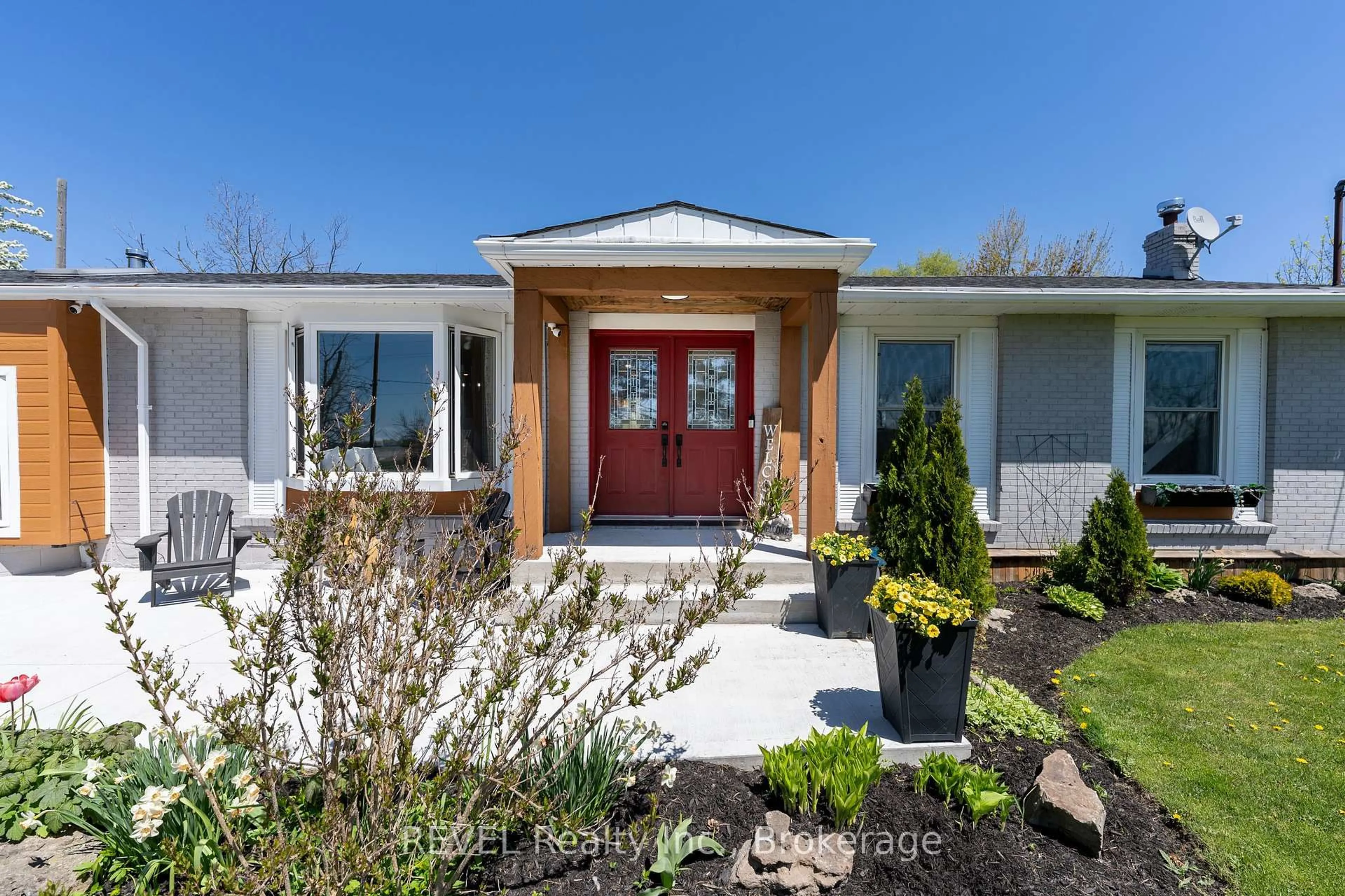 Unknown for 350 Kemp Rd, Grimsby Ontario L3M 4E7