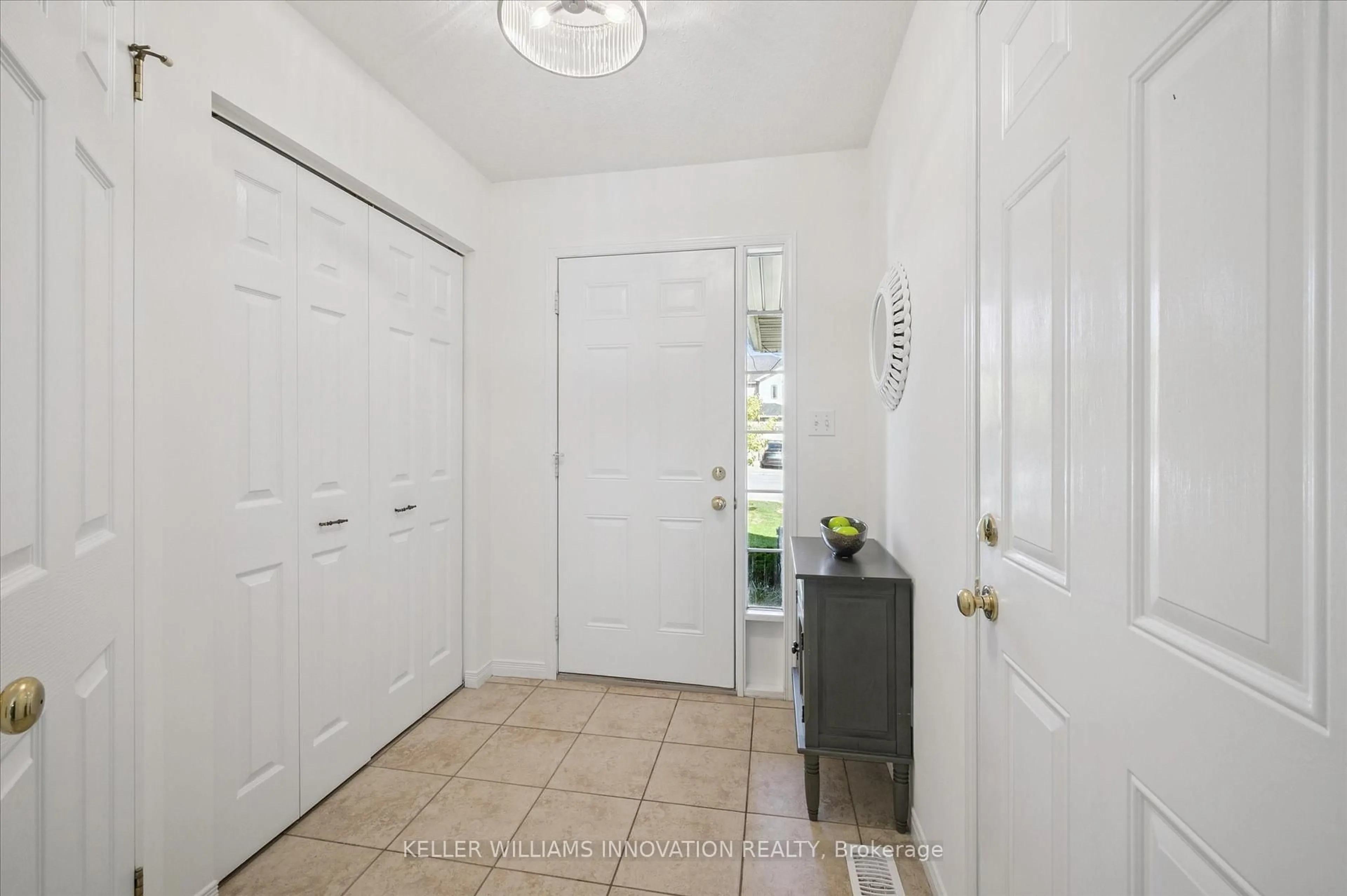 Indoor entryway for 45 Clough Cres, Guelph Ontario N1L 0G1