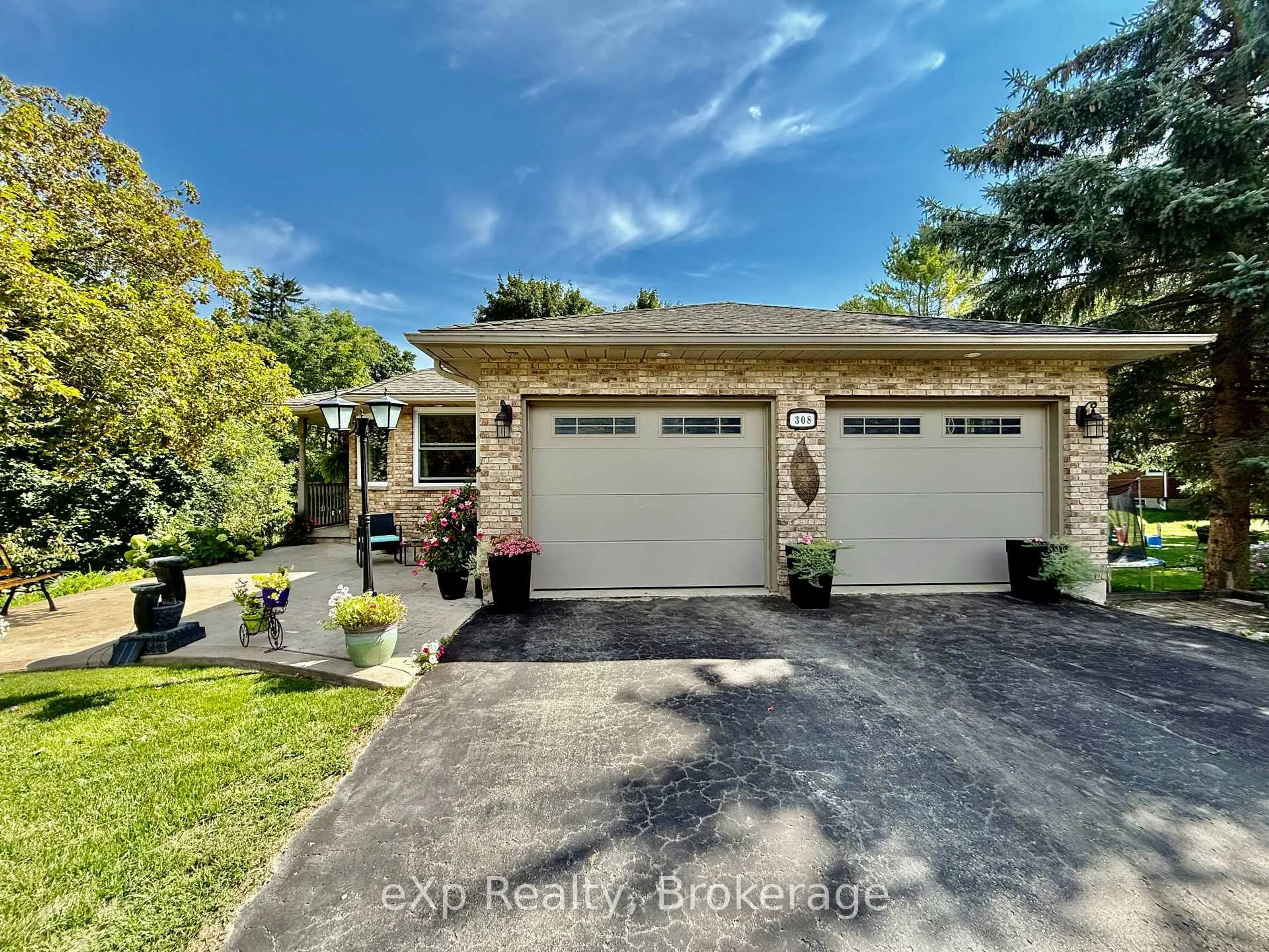 Unknown for 308 Mary St, Brockton Ontario N0G 2V0