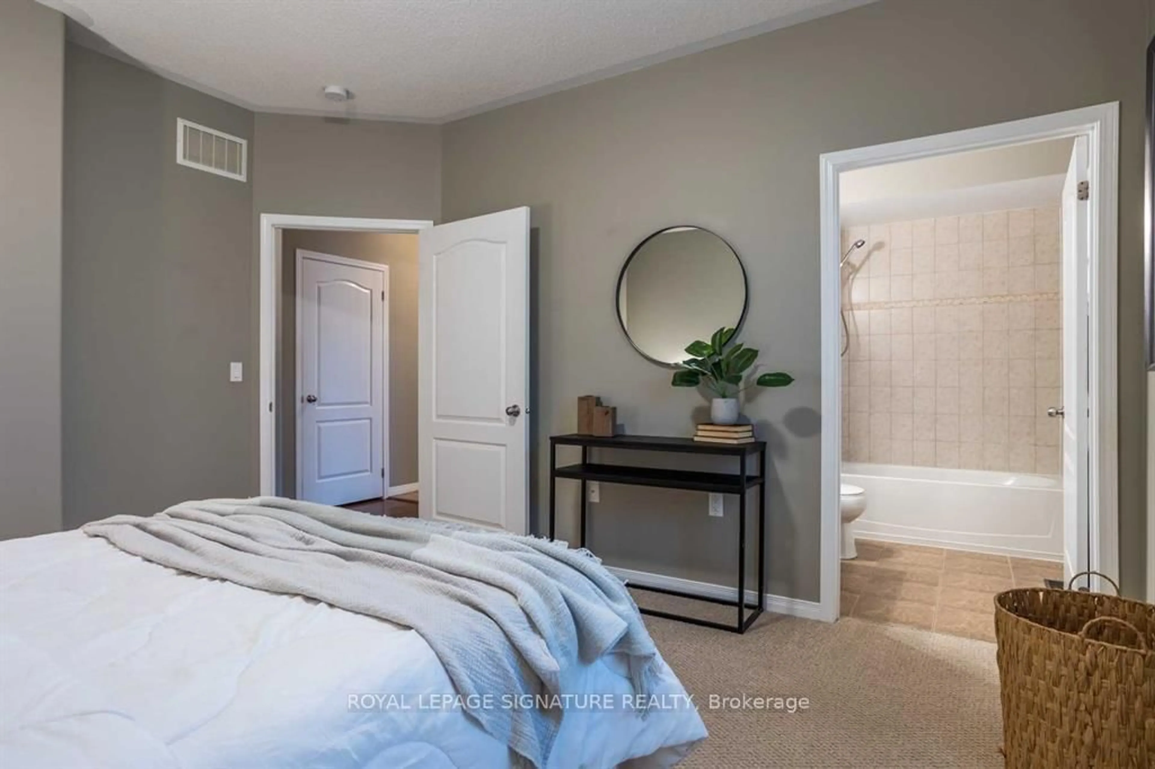 Bedroom with bed, unknown for 968 Avery Ave, Peterborough Ontario K9J 0G9