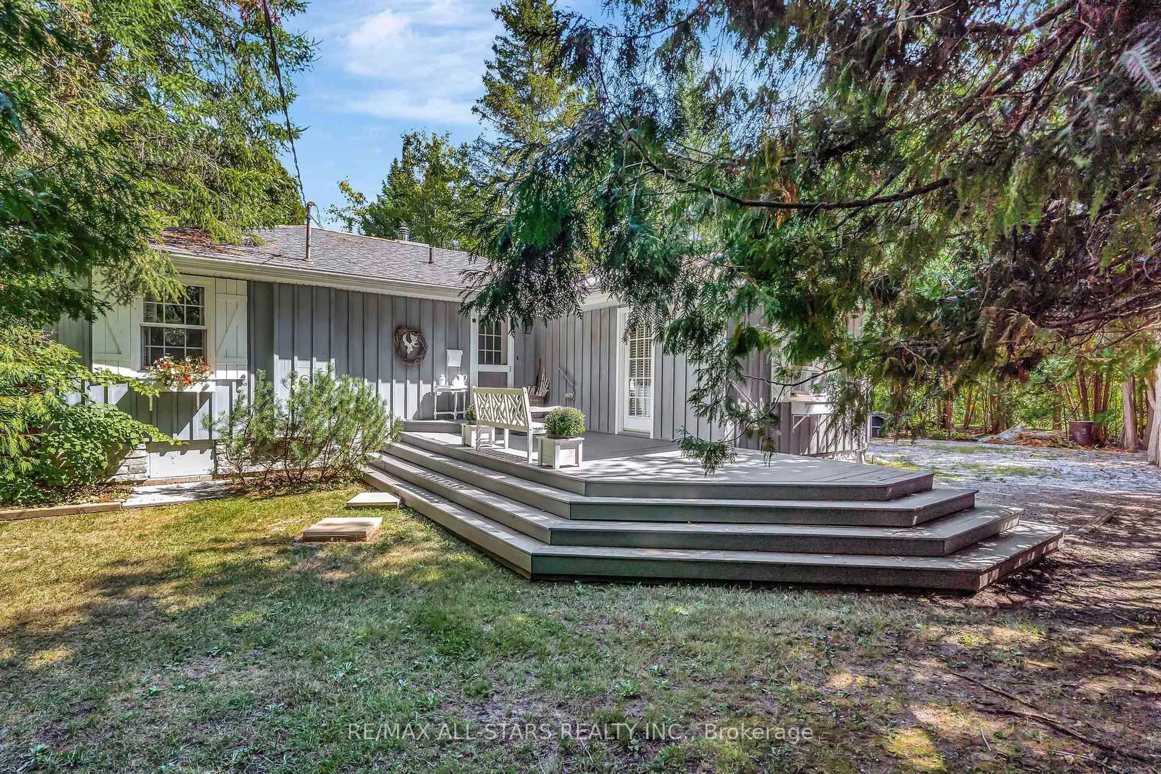Patio, street for 50 Bayview Estate Rd, Kawartha Lakes Ontario K0M 1N0