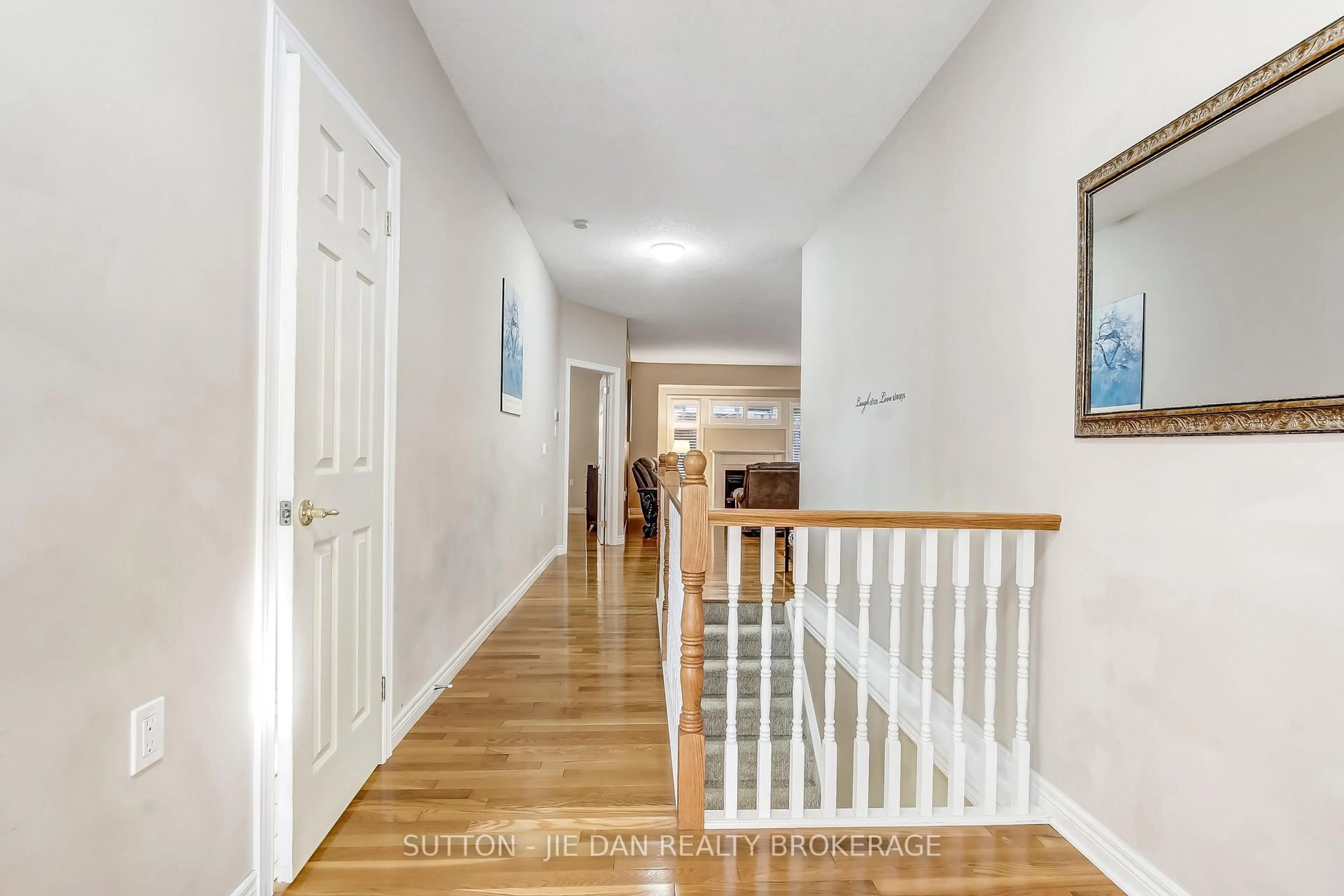 Indoor foyer for 1574 RICHMOND St #23, London North Ontario N6G 5H7