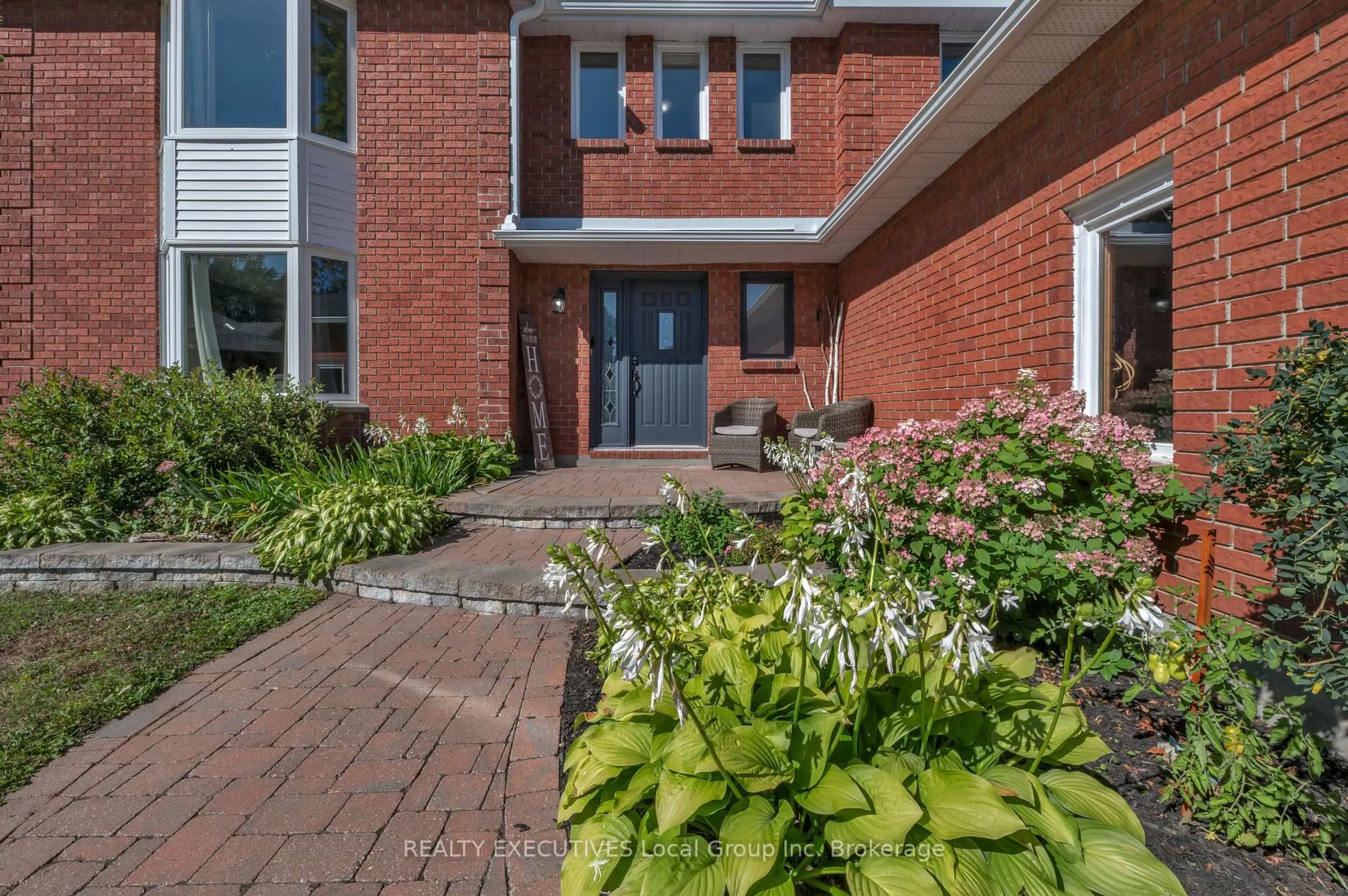 Home with brick exterior material, street for 31 ROBINHOOD Crt, North Bay Ontario P1C 1L2