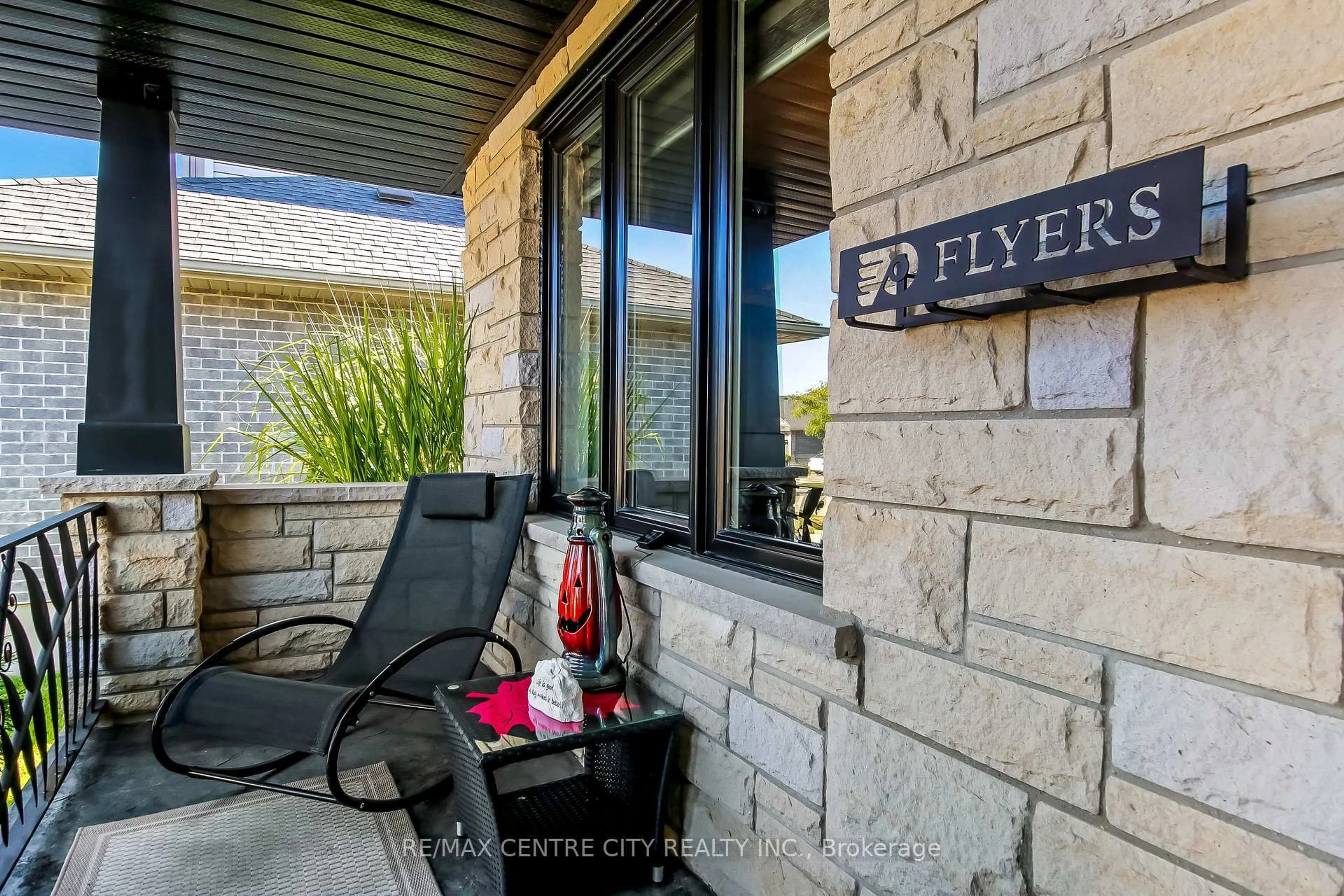 Unknown for 22 Oakmont St, St. Thomas Ontario N5R 0G3