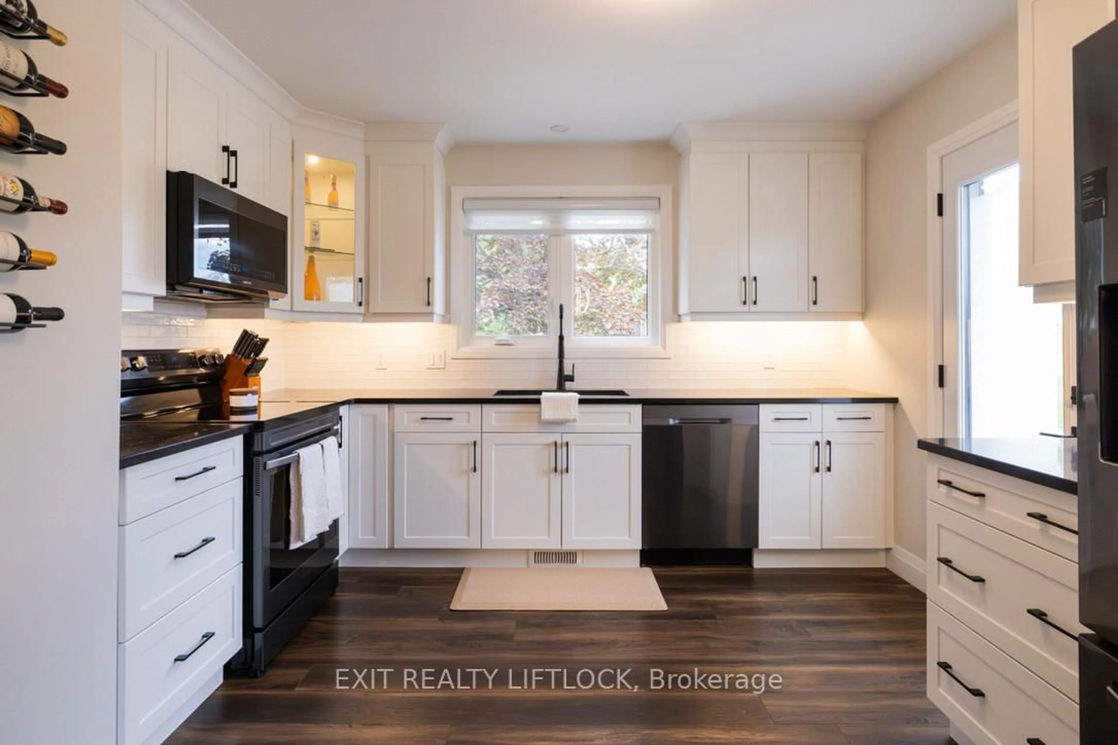 Open concept kitchen, ceramic/tile floor for 357 Simons Ave, Peterborough Ontario K9K 1E8