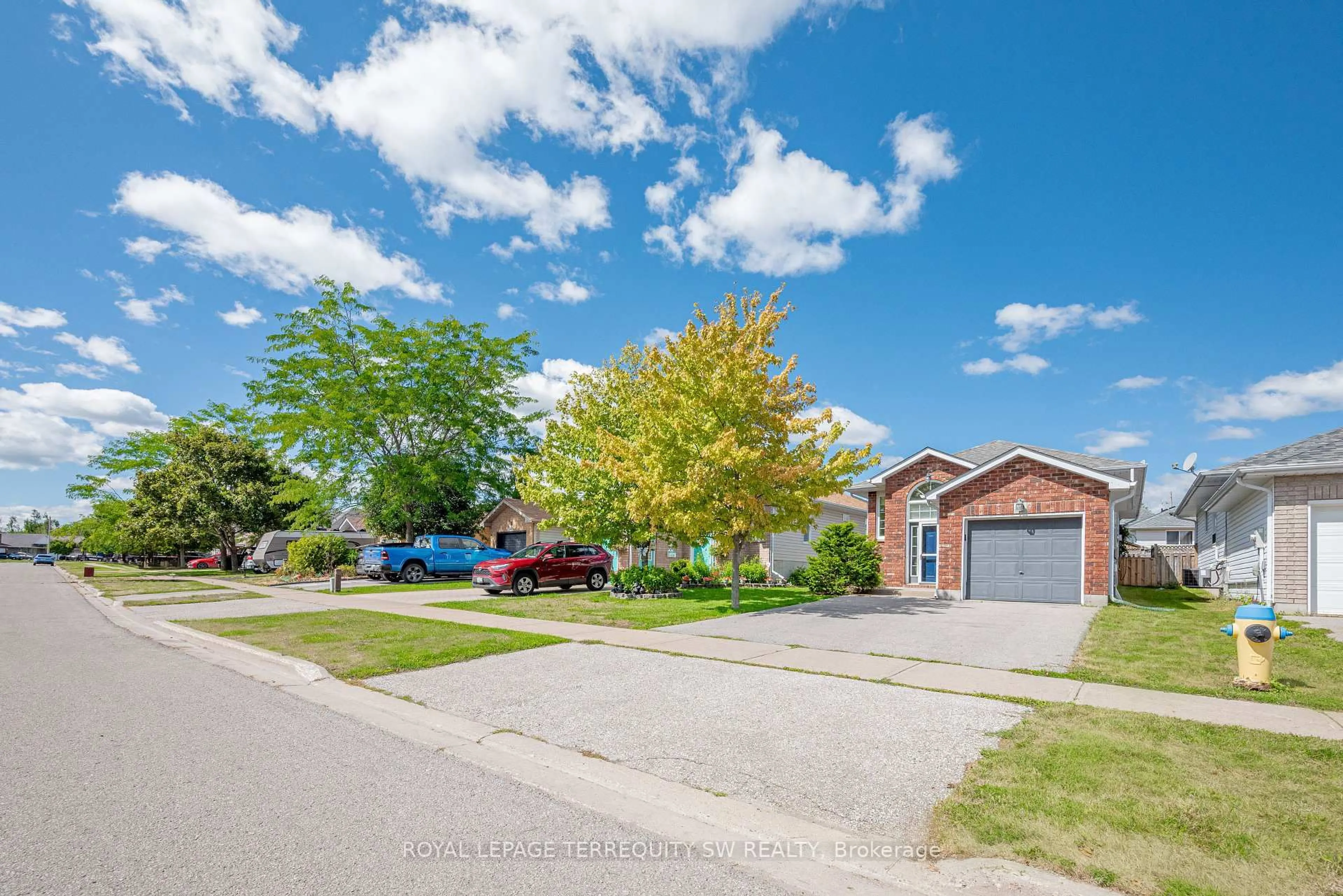A pic from outside/outdoor area/front of a property/back of a property/a pic from drone, street for 19 Laurent Blvd, Kawartha Lakes Ontario K9V 6G3